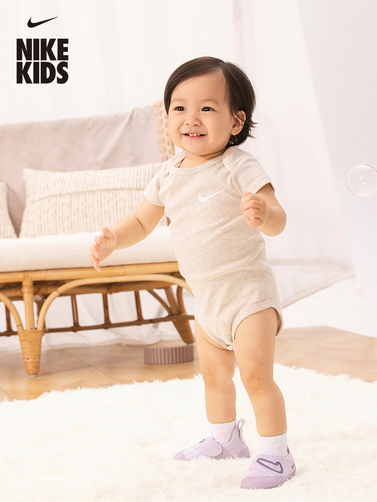 แฟชั่นและเสื้อผ้าเด็ก Nike แขนสั้น unisex ESSENTIALS HM4612 ราคา 2,369 บาท*ส่งฟรี