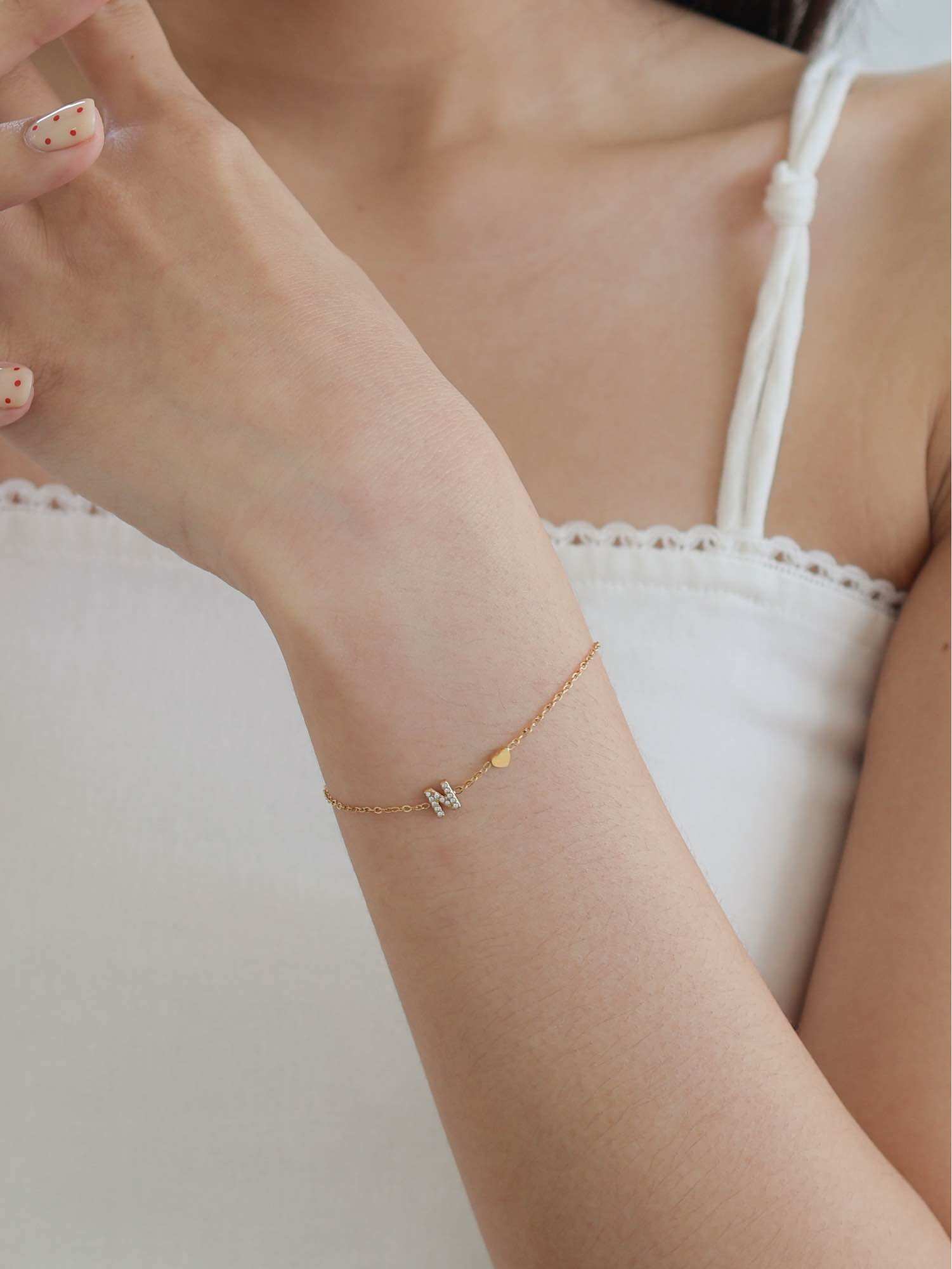 A.piece กำไล (waterproof) : [stainless steel] Alphabet heart bracelet ราคา  350 บาท*ส่งฟรี