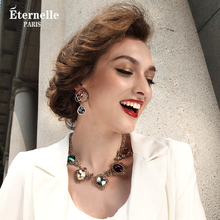 Eternelle | Eternelle Short Crystal Necklace Women's Pendant Vintage European And American Style Decorative Chain Alloy Engraved Artificial Gem ราคา 16,732 บาท*ส่งฟรี