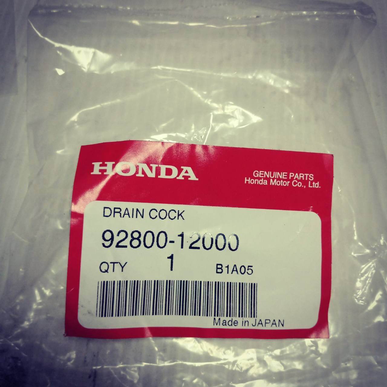 น๊อตถ่ายน้ำมันเครื่อง HONDA แท้เบิกศูนย์ ใช้ได้กับมอไซค์ หลายรุ่น หลายยี่ฮ้อ

รหัส 92800 - 12000 หัวน๊อต 17 มิล

ใช้สำหรับมอไซค์ HONDA 

WAVE ทุกรุ่น ทุกปี

DREAM ทุกรุ่น ทุกปี 

C ทุกรุ่น ทุกปี

SONIC 

LS

NOVA

TENA 

NICE 

DASH 
สินค้าสามารถใช้กับมอ