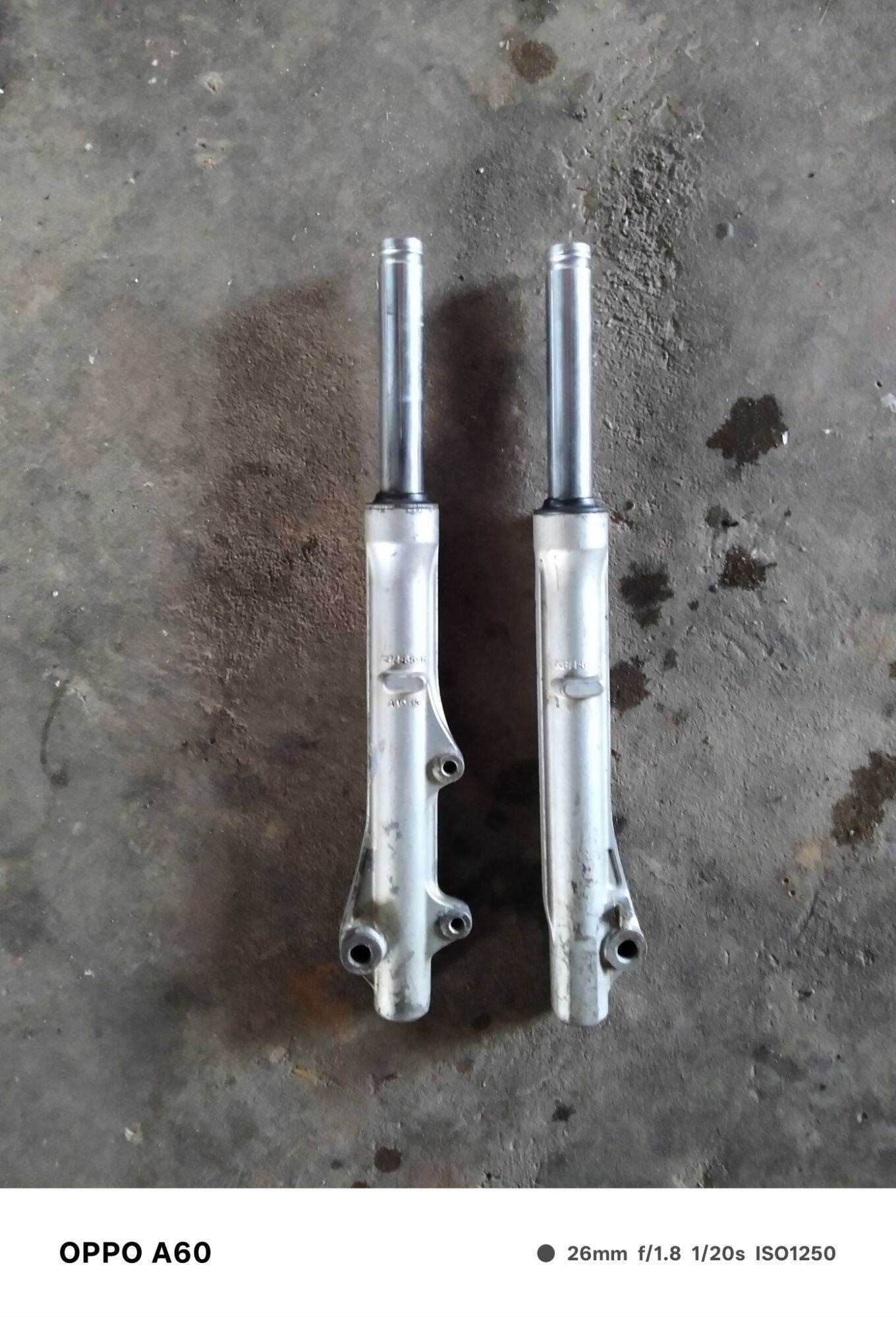 Front Shock Absorber for Honda Wave 100, Good Quality, Genuine Second-Hand, Good Condition. ราคา 399 บาท*ส่งฟรี