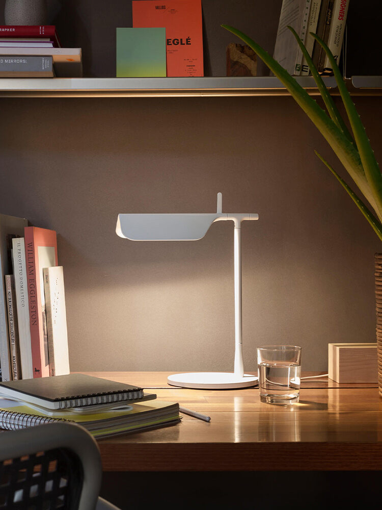 SHANGPINYUN | Ergonomic Reading Desk Lamp ราคา 4,401 บาท*ส่งฟรี