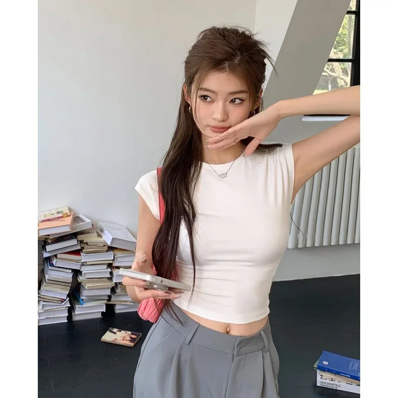 ใหม่ 2023 ฤดูใบไม้ผลิฤดูร้อนเอวสูงSlimmingเสื้อยืดผู้หญิงสีทึบรอบคอแขนสั้นสําหรับGoody Shape ราคา  610,994 บาท*ส่งฟรี