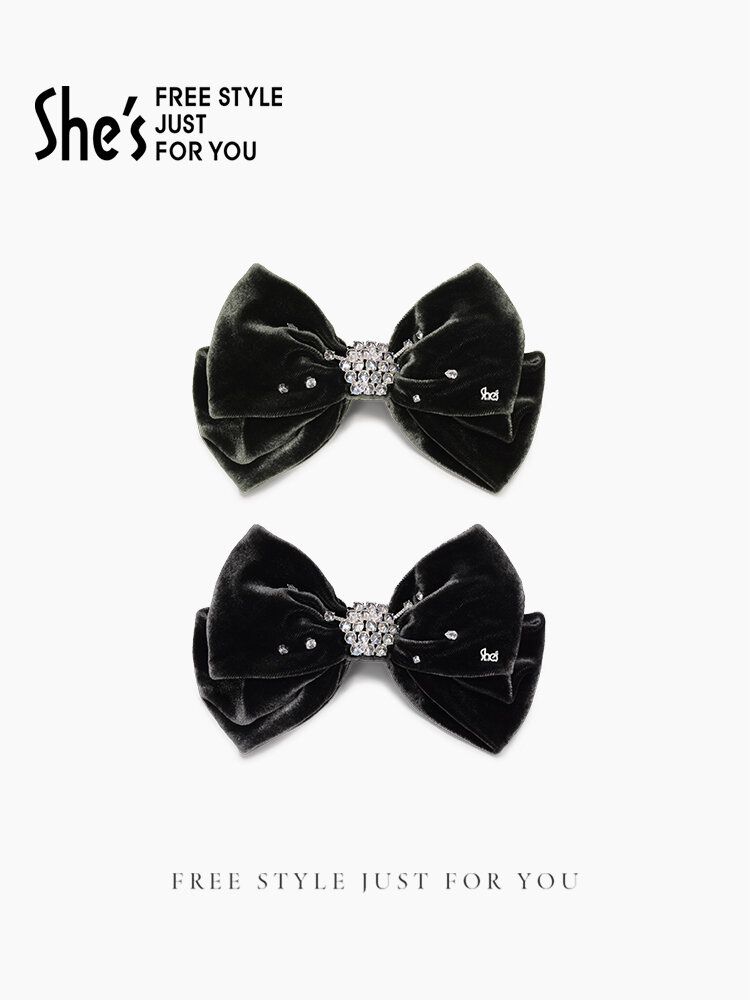 She's | Elegant Velvet Half Updo and Ponytail Hair Barrette ราคา 5,220 บาท*ส่งฟรี