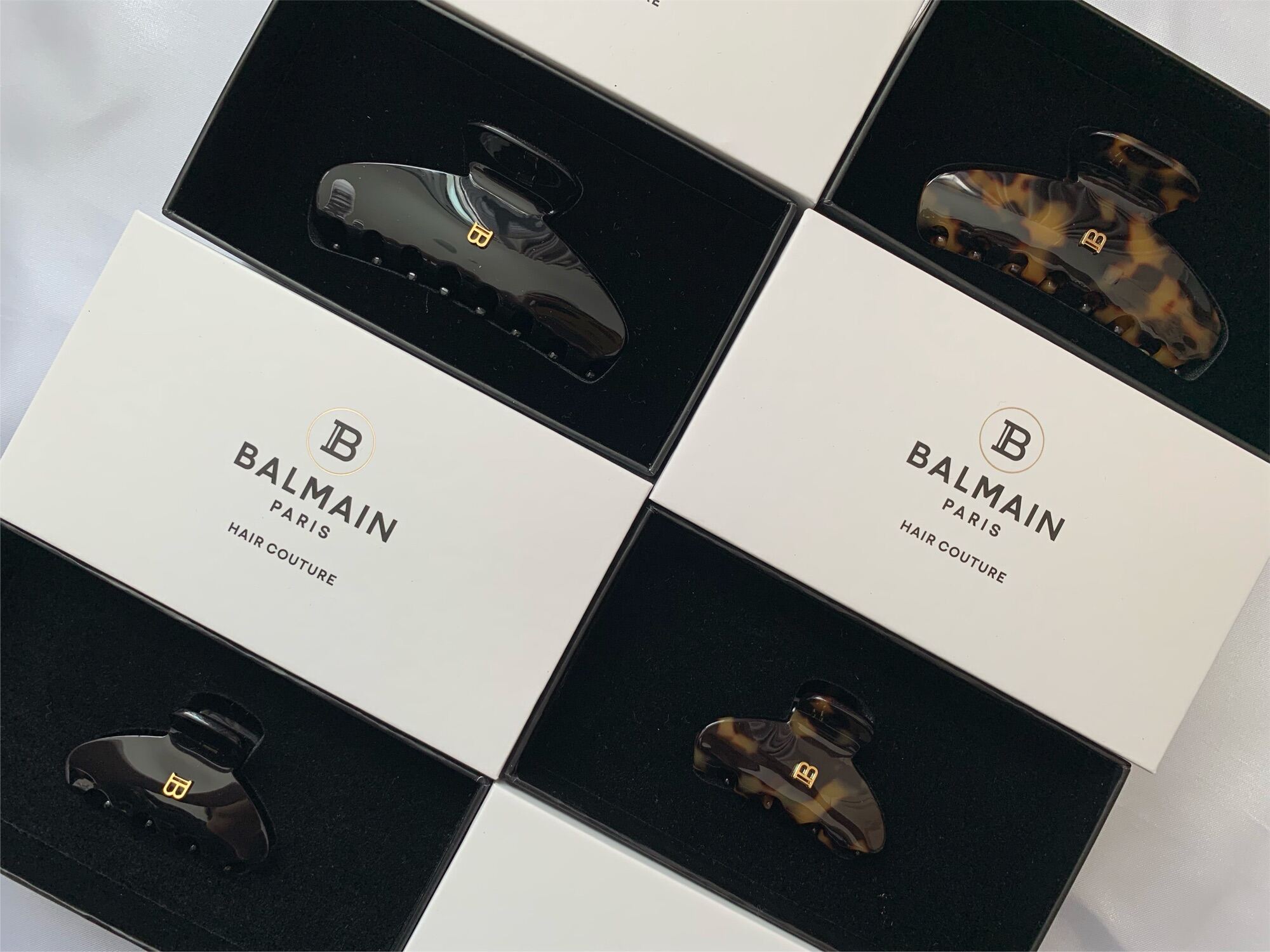 Balmain バルマン　ヘアクリップ　新品 BALMAIN(バルマン) ヘアアクセサリー(レディース) - 海外通販のBUYMA