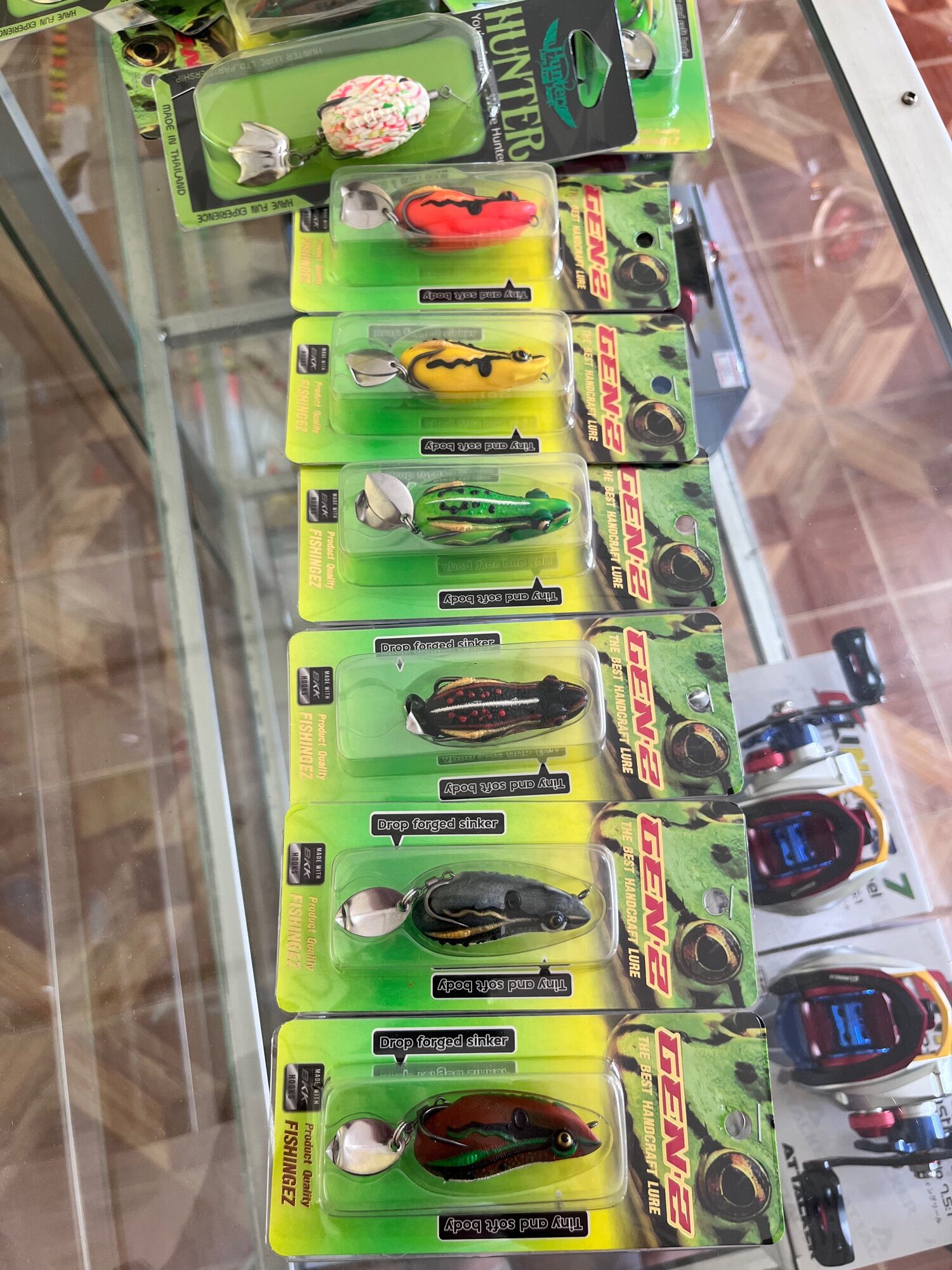 กบยาง gen 2 ตีเเล้วกรอขมิบตูดรอเลย ขนาด 4.8cm หนัก 12g 2ใบเคาะ ...