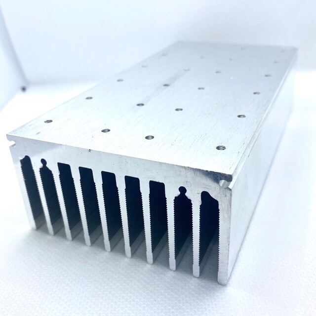 Heat Sink ฮีตซิ้งค์ ระบายความร้อน ขนาดหน้ากว้าง 3นิ้ว ความยาว 5นิ้ว เจาะ 5คู่ (เลื่อนภาพเพื่อดูขนาด)