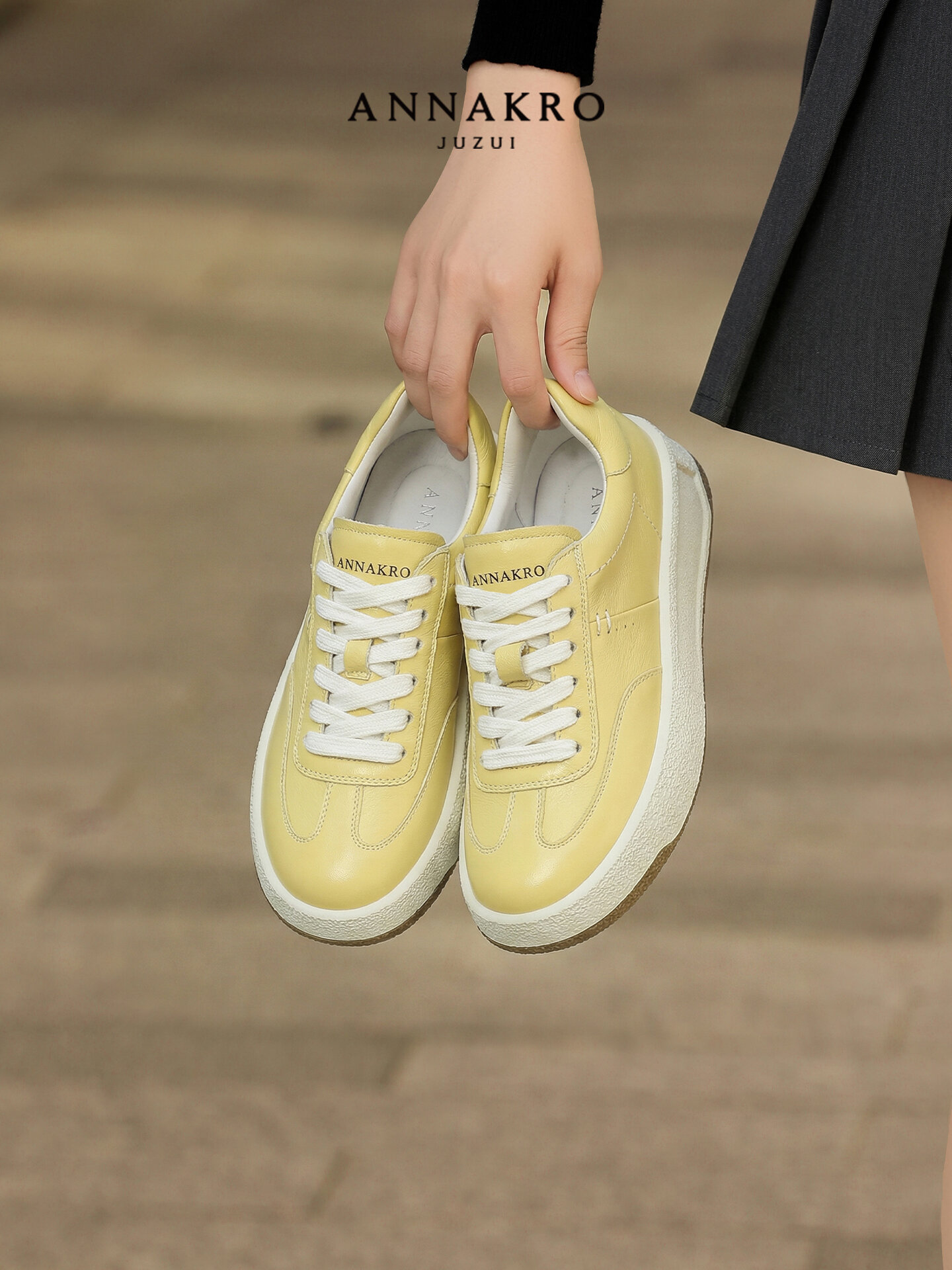 JZ ANNAKRO | Women's Leather Retro Training Shoes ราคา 3,814 บาท*ส่งฟรี