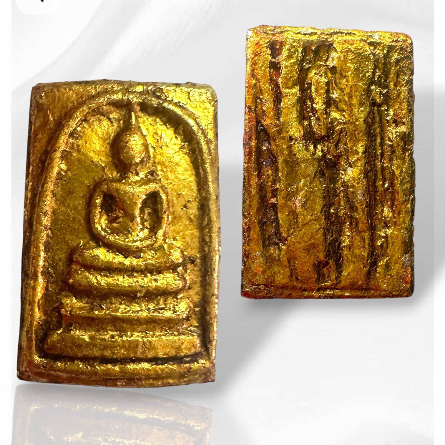 The Buddha's Powder-Shaped Amulets Are Gilded. Temple Bell Amulets Collectible Amulets