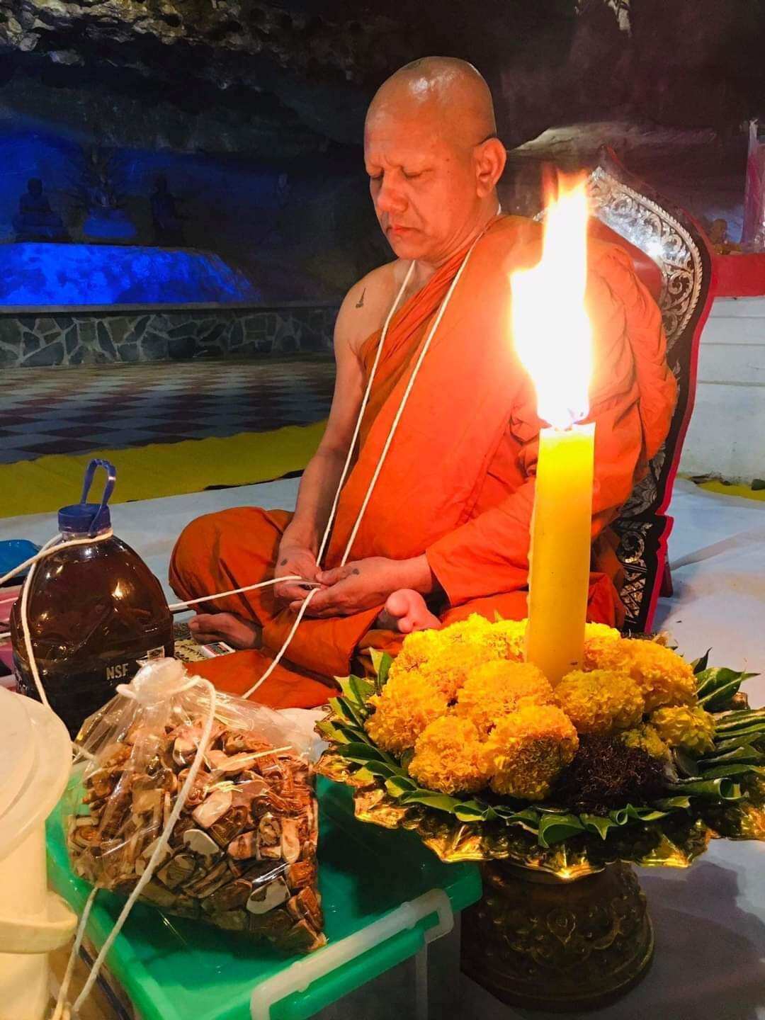 หน้ากากพรานบุญคงฤทธิ์ ชุดกรรมการ ราคา 3,200 บาท*ส่งฟรี