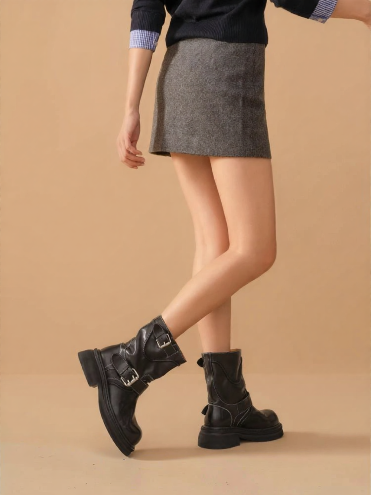 BeauToday | Thick Sole Genuine Leather Black Ankle Boots ราคา 8,268 บาท*ส่งฟรี