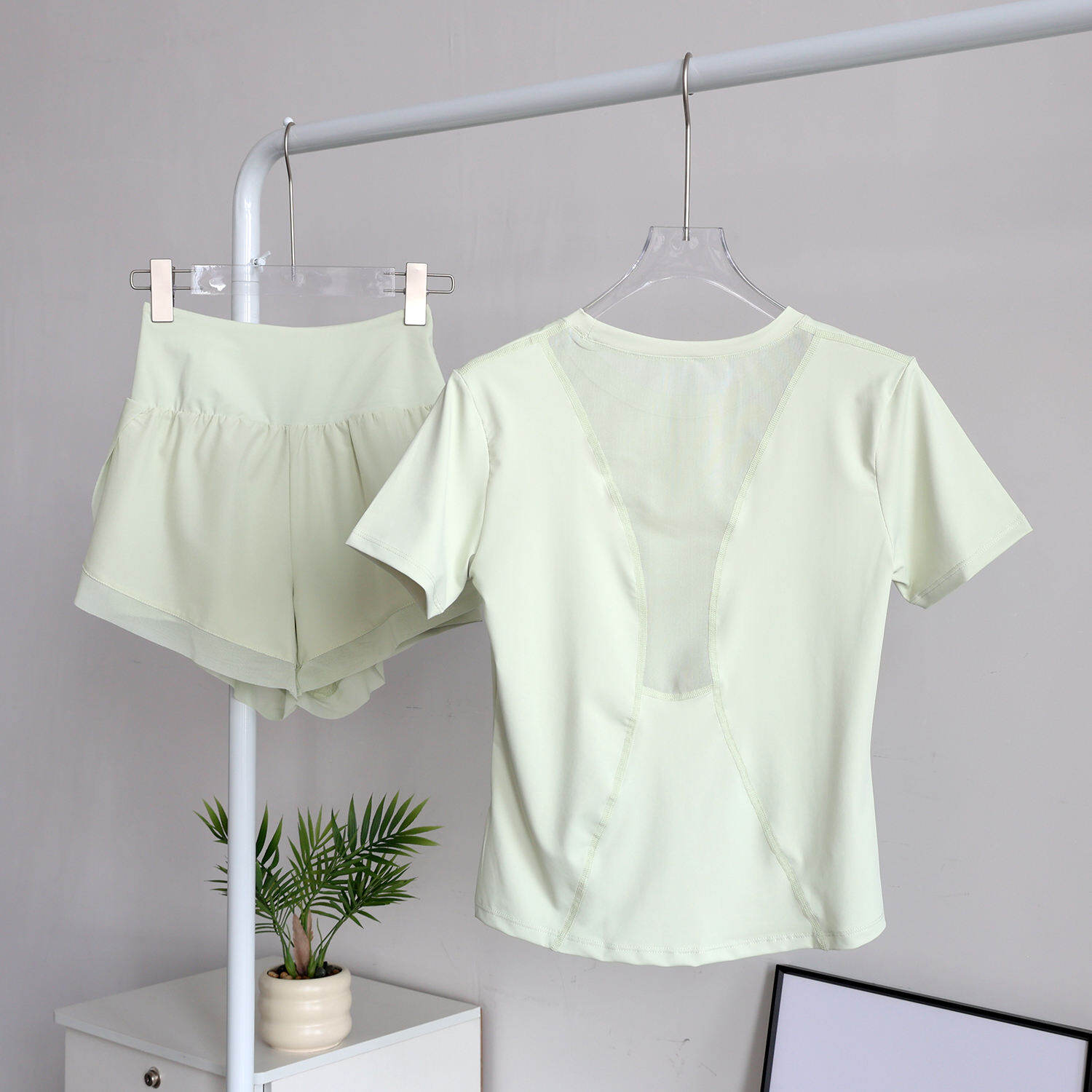 Breathable Fast-Drying Athletic Outfit Set - รูปที่ 1