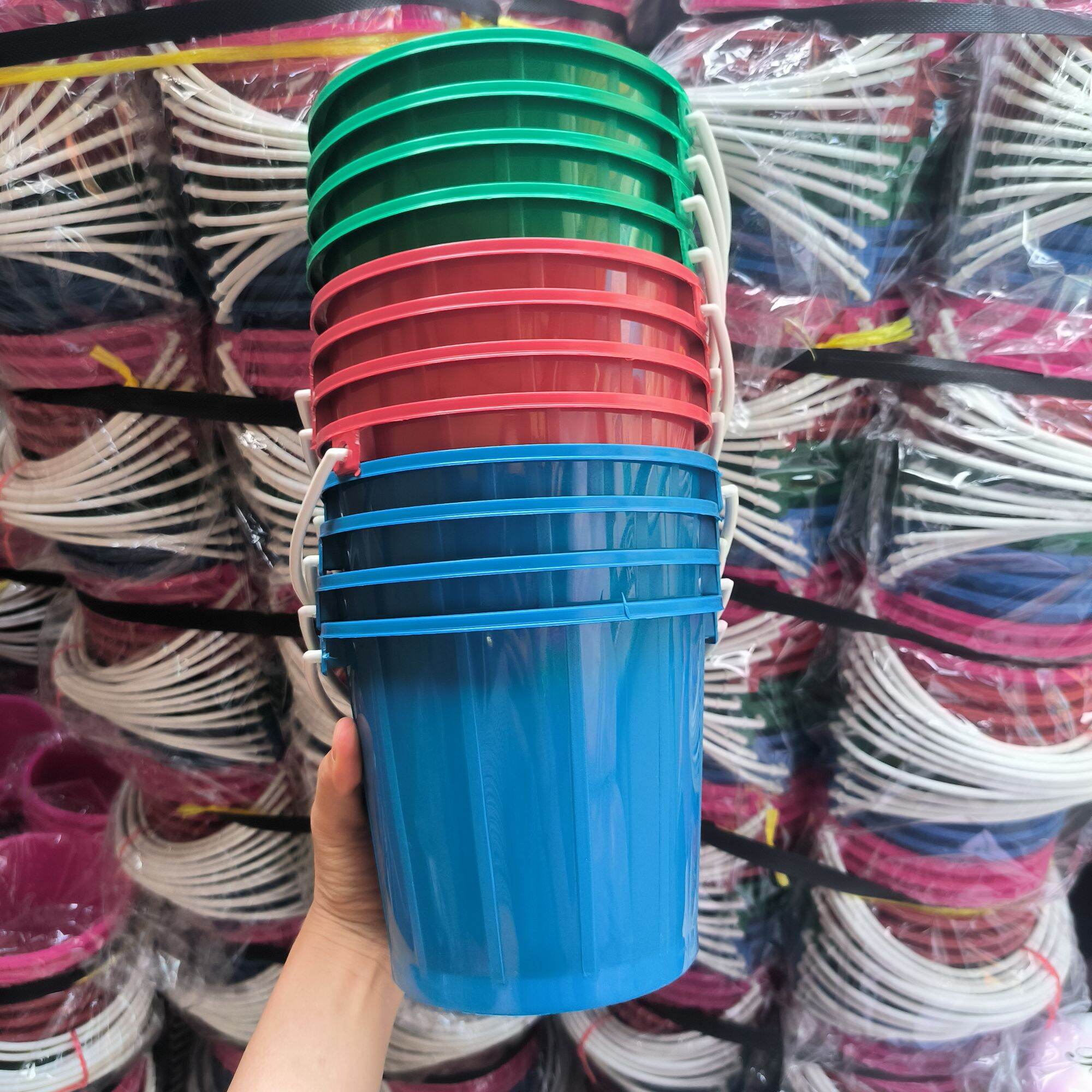 ถังน้ำ เล่นสงกรานต์ ยกโหล12ชิ้น ราคา 120 บาท*ส่งฟรี