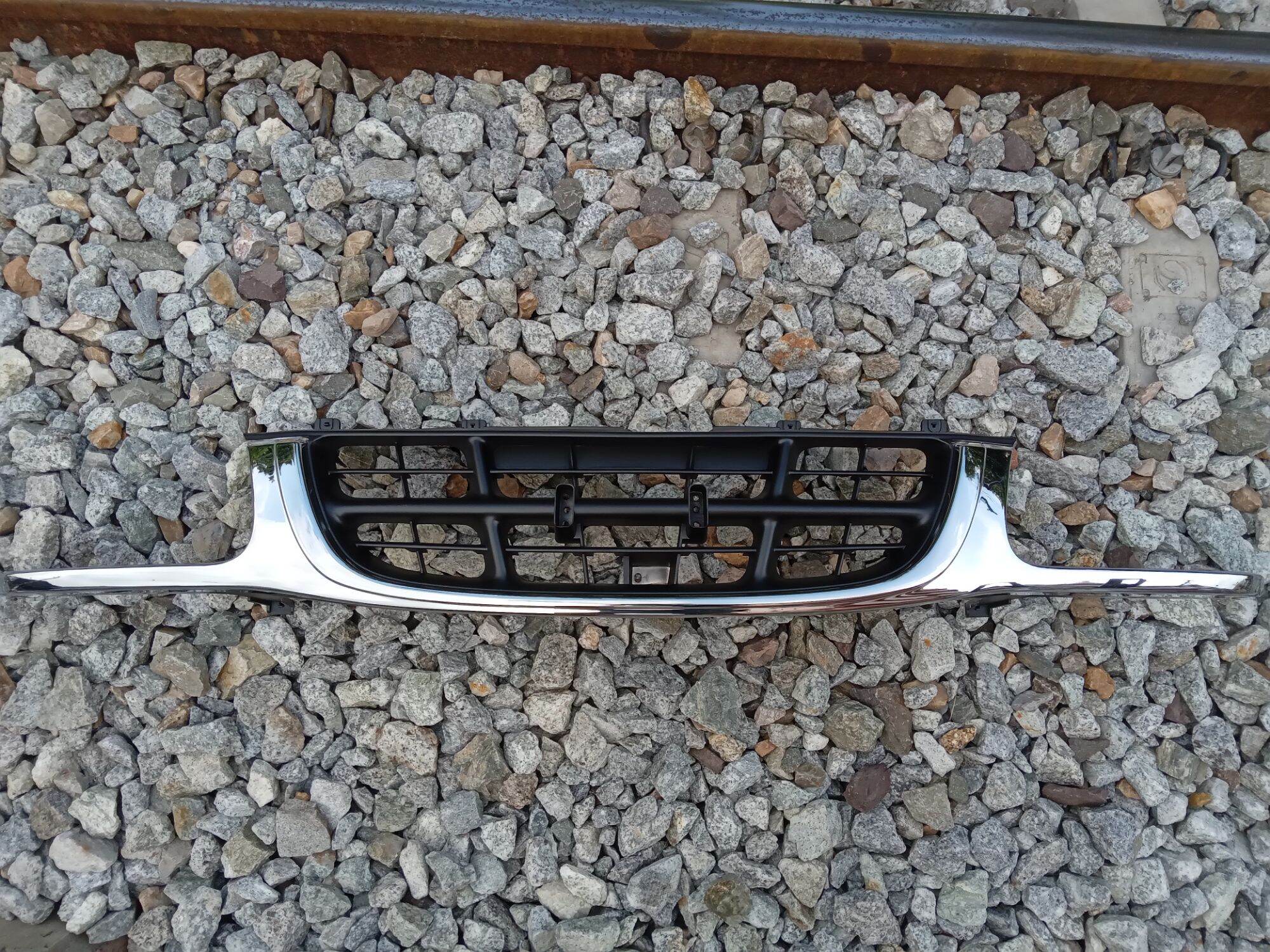 กระจังหน้า ISUZU Dragon Eyes Rodeo 4WD ดราก้อนอาย สี โคเมียม ตัด ดำ ปี2000-2002 สำหรับ อีซูซุ ดราก้อน อาย Isuzu. Dragon Eyes Rodeo 4wd ปี2000-2002 ราคา 1,550 บาท*ส่งฟรี