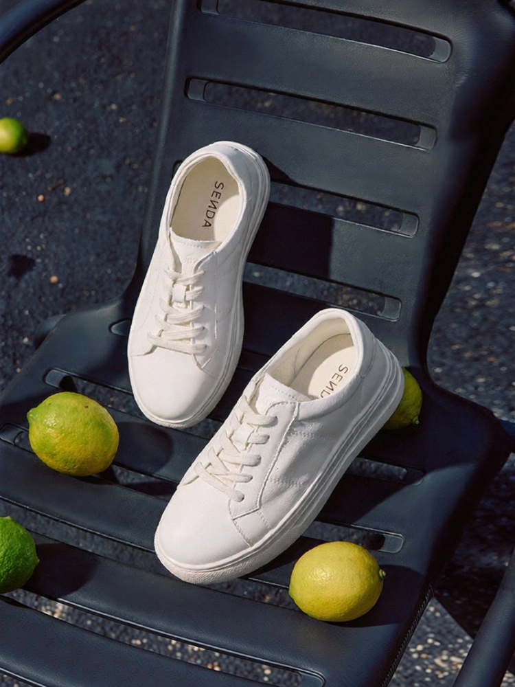 SENDA | White Leather Casual Thick Sole Sneakers ราคา 3,796 บาท*ส่งฟรี