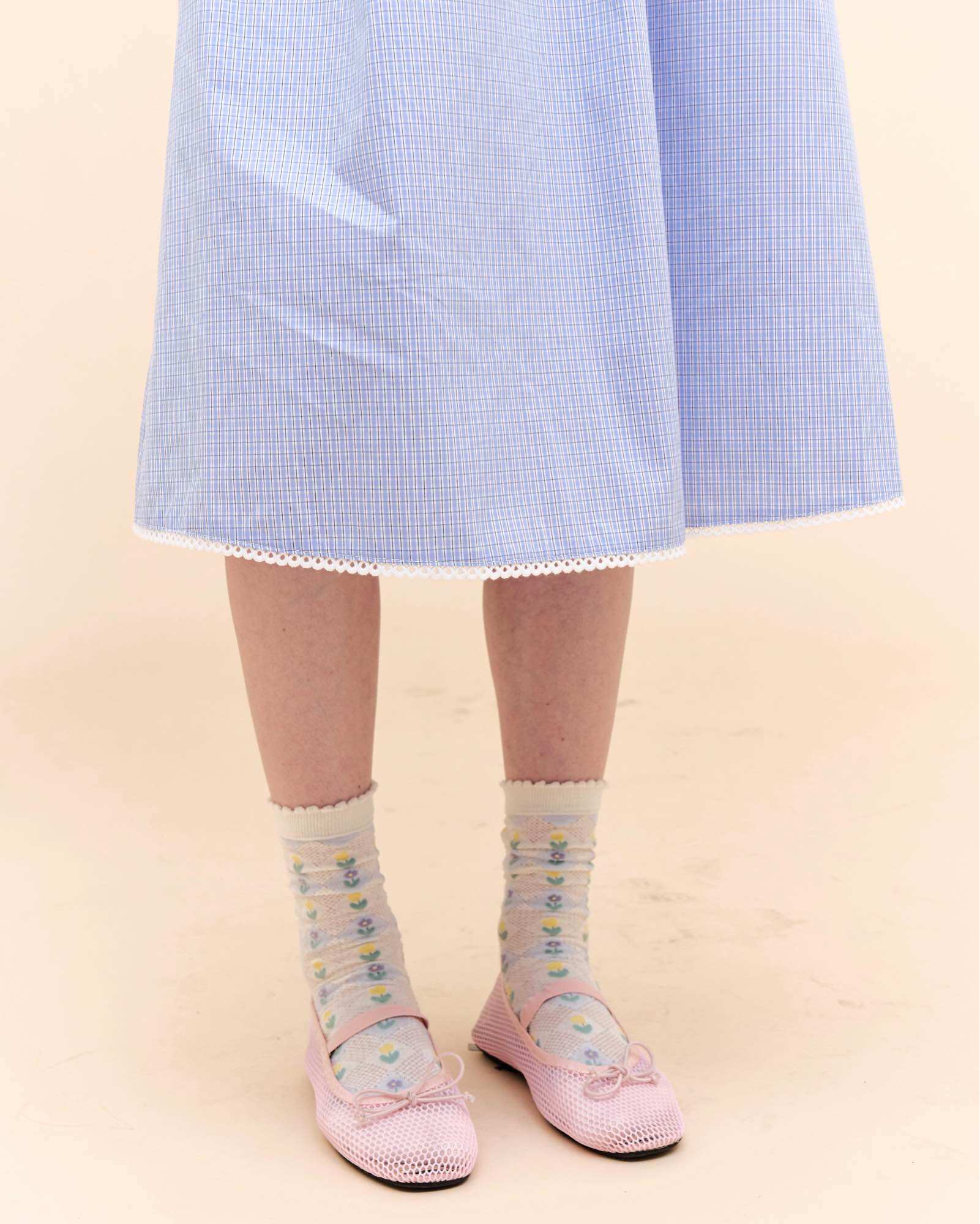 MAGARINES [พร้อมส่ง] - Lily Skirt กระโปรงเอวสมอคสีฟ้า ดีเทลลูกไม้ชายกระโปรง ราคา 1,320 บาท*ส่งฟรี