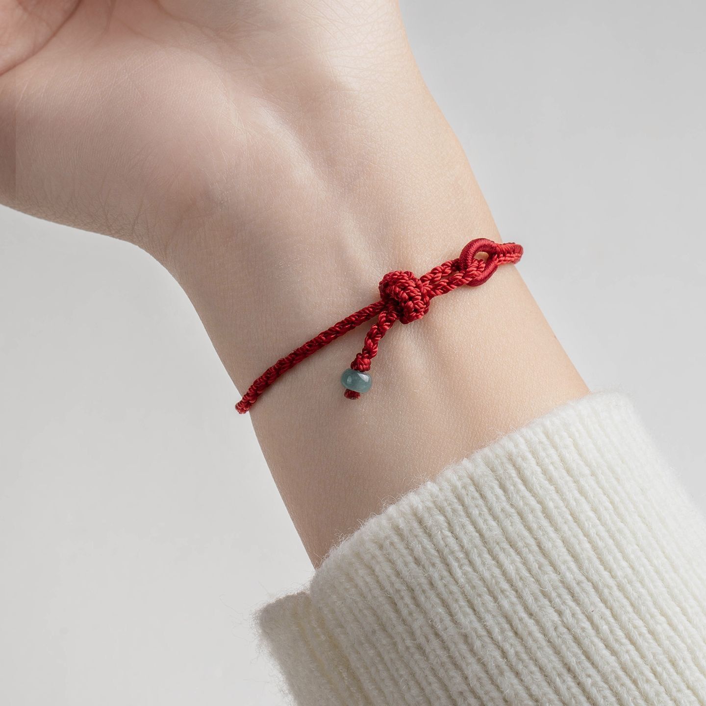 สร้อยข้อมือเชือกแดงถักมือแบบเรียบง่ายแปดเส้นประดับหยกนำโชค สร้อยข้อมือคู่รักเชือกถักมือ จักรราศีจีน ปีนักษัตร นำโชค...