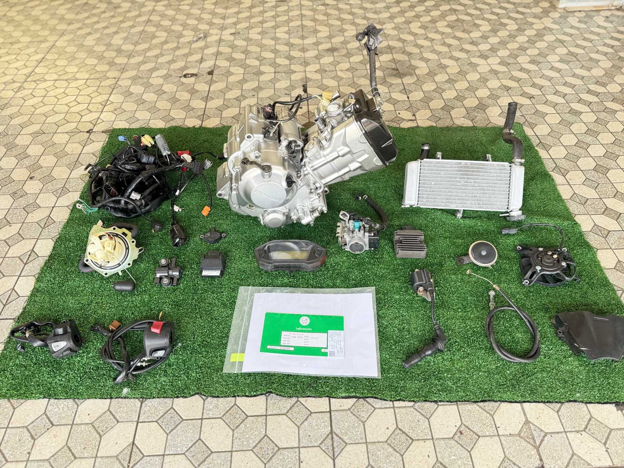 ชุดเครื่องcbr300r ชุดพร้อมสตาทเอกสารครบ เเจ้งลงเล่มโครงได้ สวยกริ้ฟ รับประกัน1เดือน ราคา 29,500 บาท*ส่งฟรี