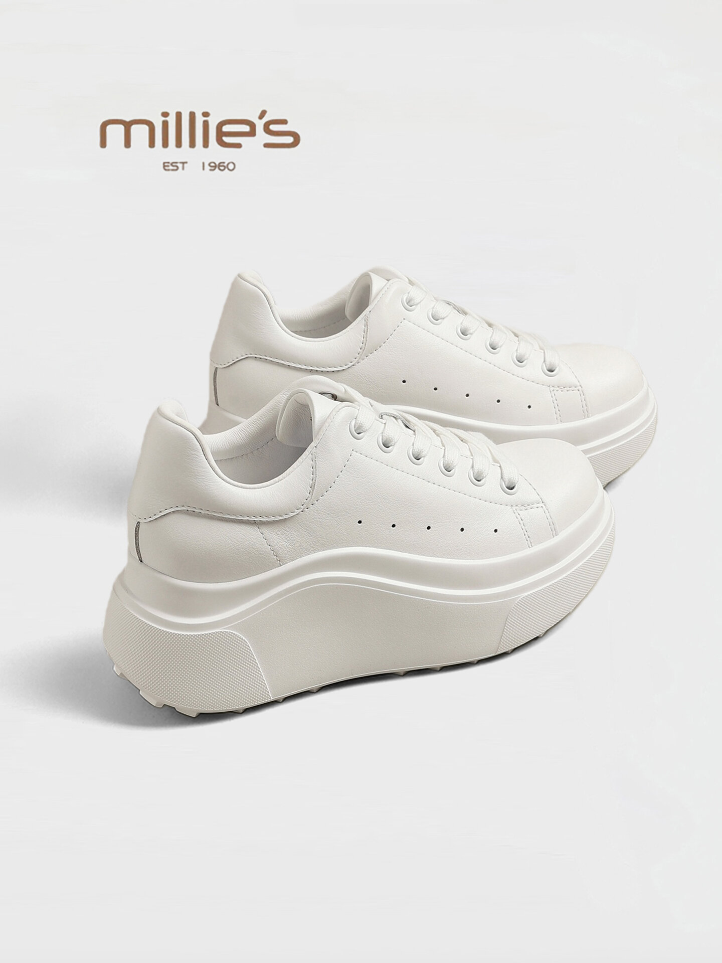 Elevating Thick Sole Casual Shoes ราคา  7,966 บาท*ส่งฟรี