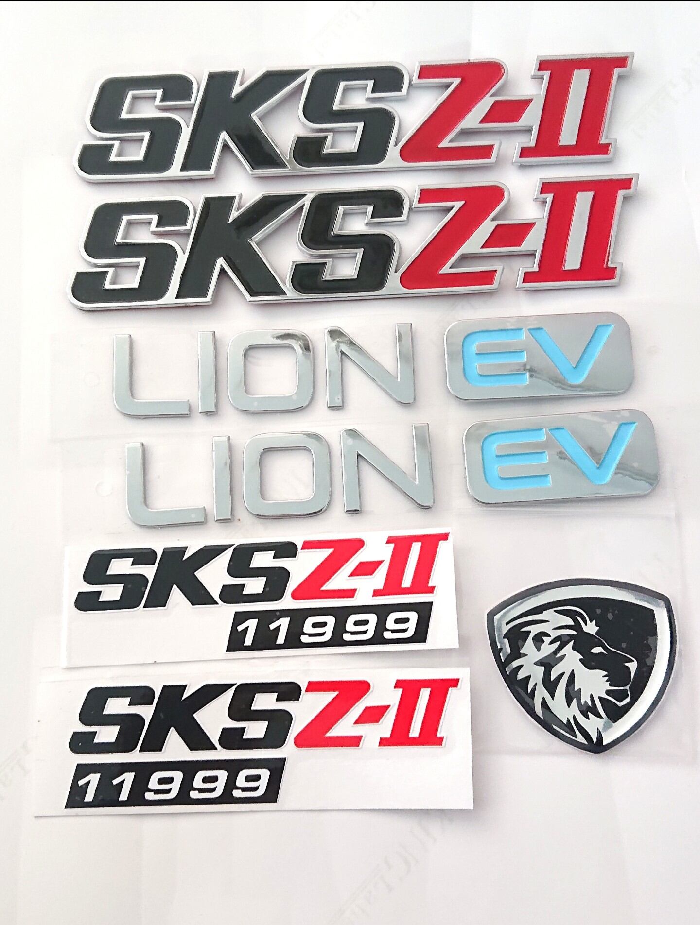 Logo sticker xe máy điện  
Đúng mẫu LION SKS Z2  
Hàng thật  
Đầy đủ bộ