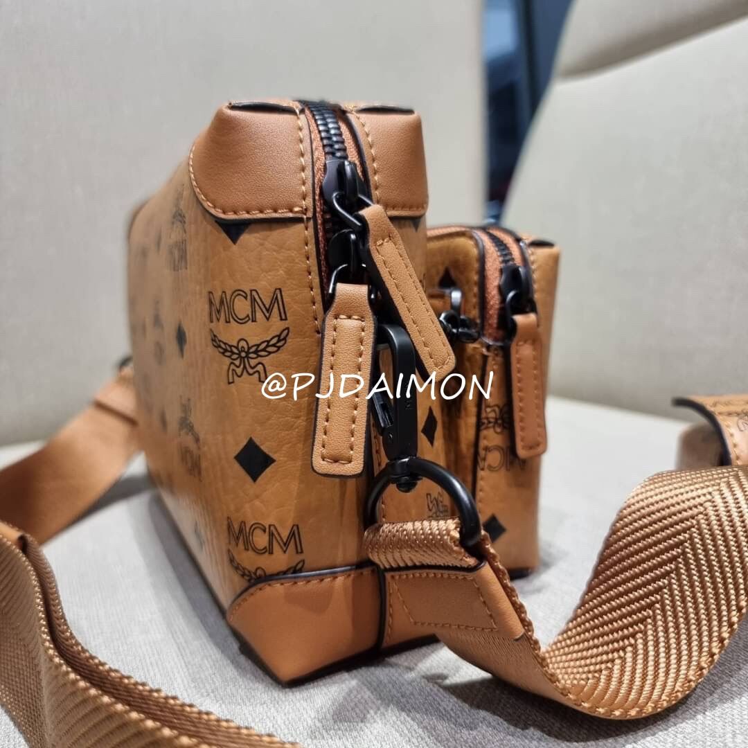 สีน้ำตาล) MCM SMALL SOFT BERLIN MULTIFUNCTION กระเป๋าสะพายข้าง