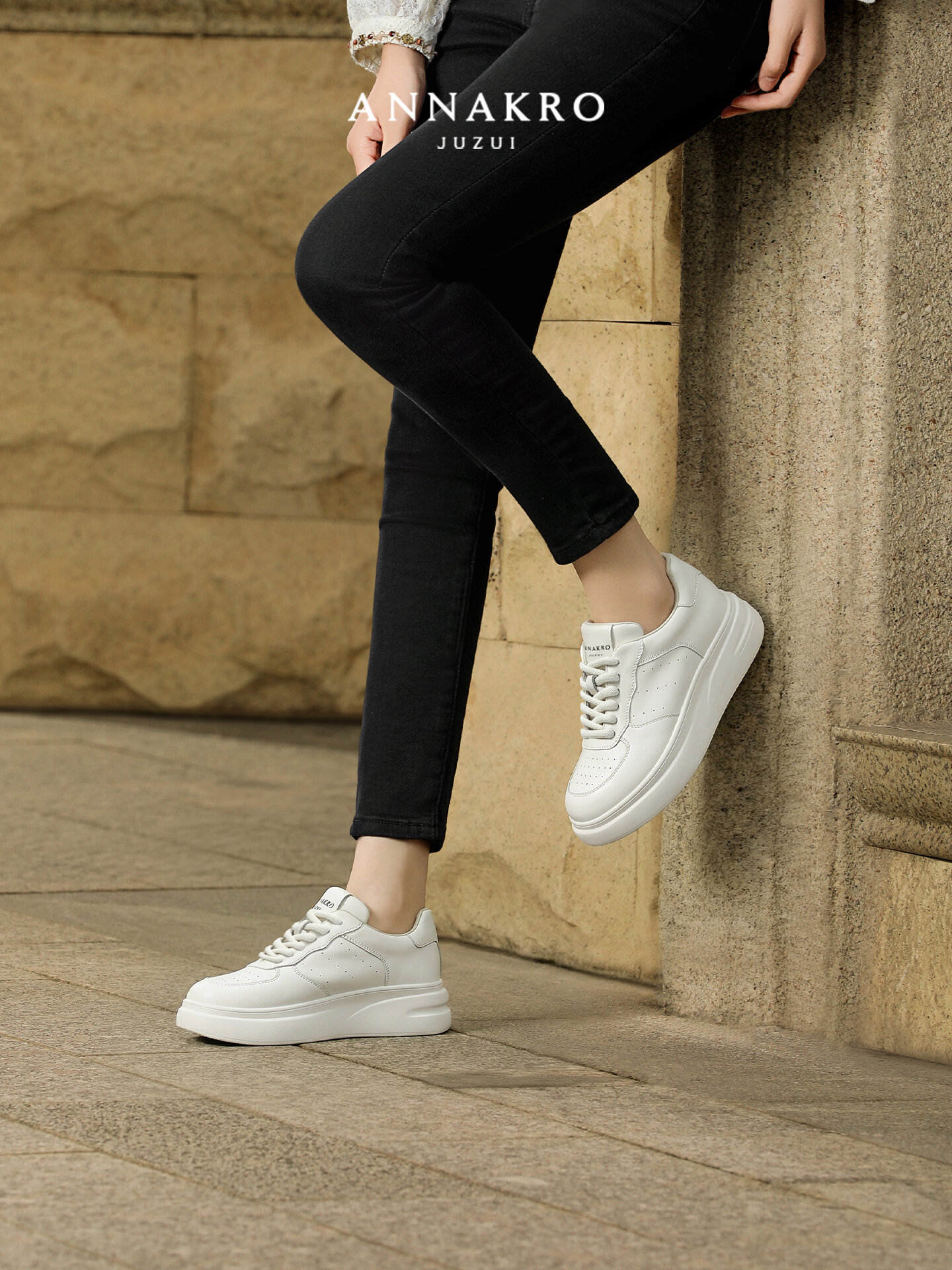 JZ ANNAKRO | White Platform Sneakers Lightweight ราคา 3,763 บาท*ส่งฟรี