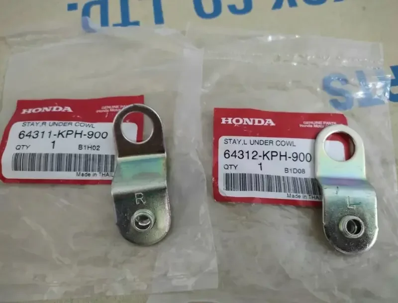 ภาพสินค้าแท้ศูนย์ หูยึดบังลมตัวล่าง/ขายึดแฟริ่งล่าง Honda เวฟ 125, S,R ราคาเป็นคู่ (64311-KPH-900 และ 64312-KPH-900) จากร้าน ซีเอฟ มอเตอร์พาร์ท บน Lazada ภาพที่ 4