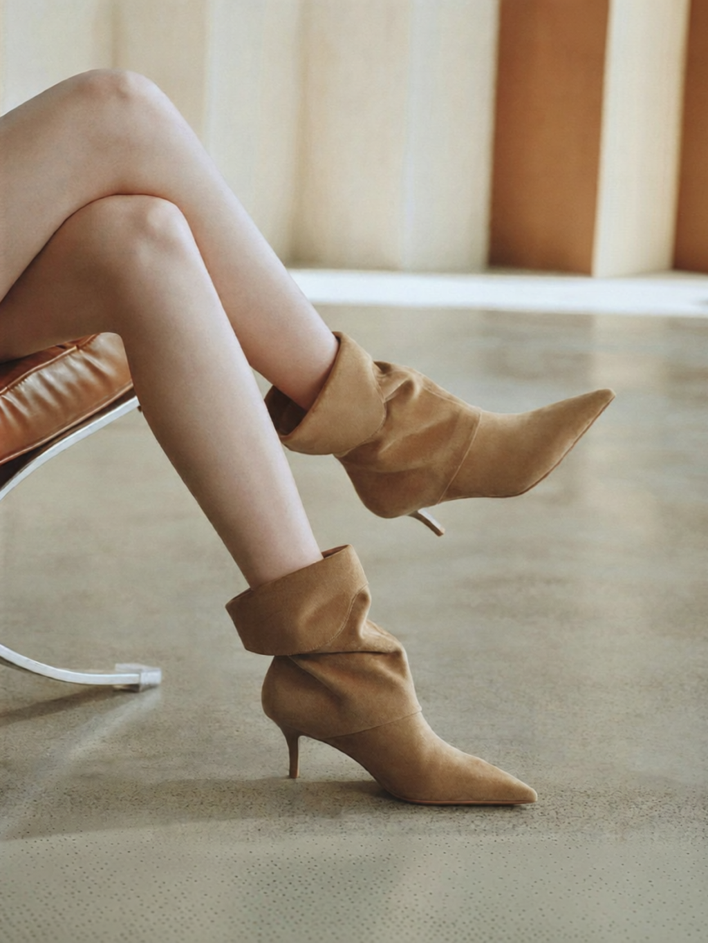 73hours | Winter New Fashioned High Heel Short Boots ราคา 8,199 บาท*ส่งฟรี