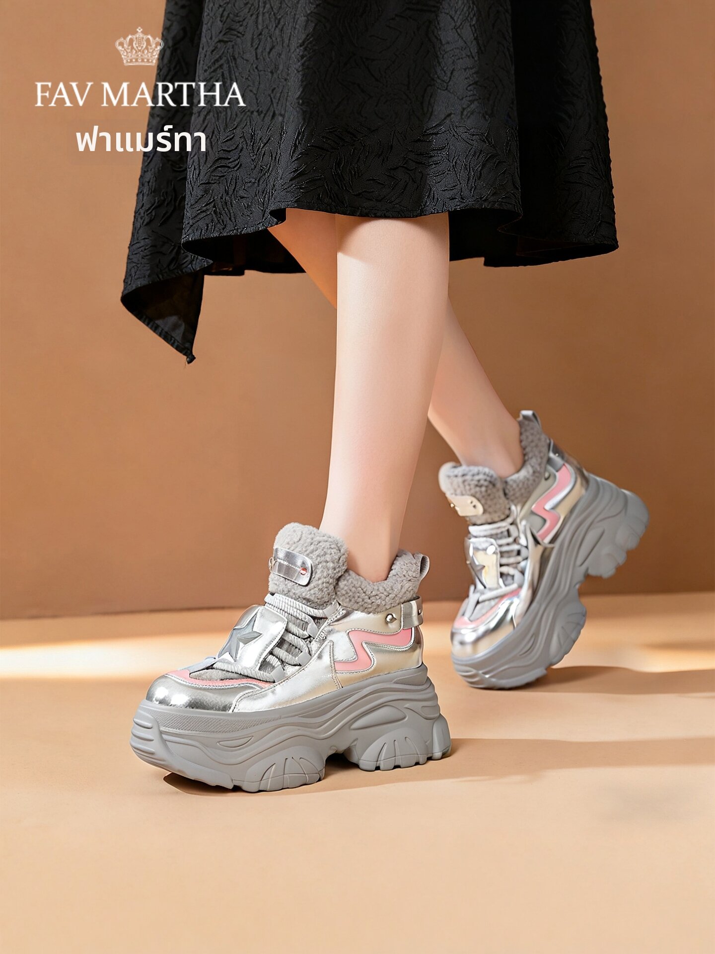 Padded Warm Tall Winter Women Shoes ราคา 7,960 บาท*ส่งฟรี