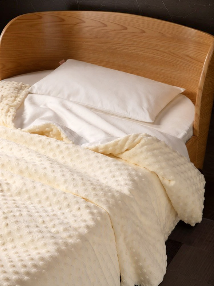 SILKUEEN | Thick All-Season Silk Duvet ราคา 8,541 บาท*ส่งฟรี
