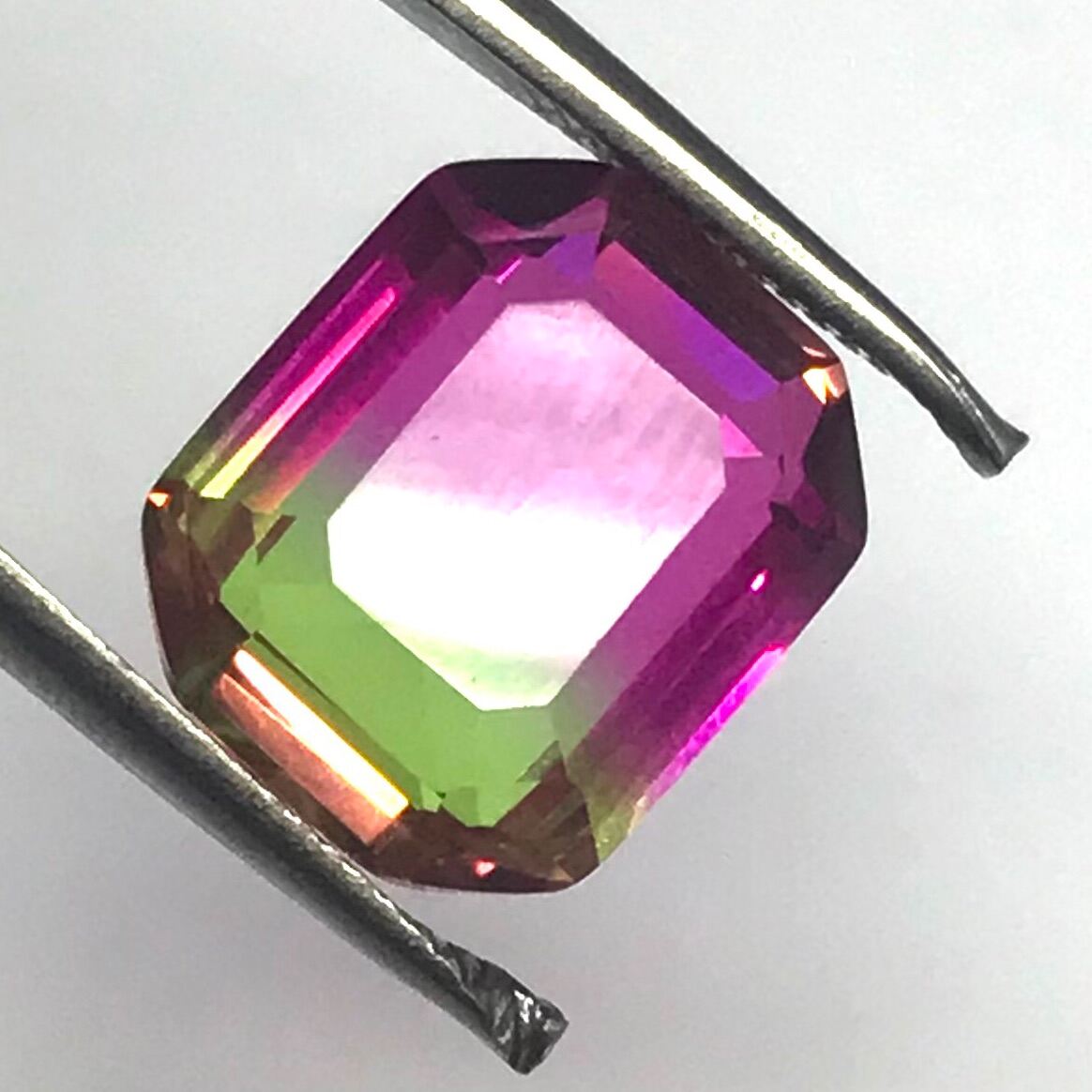 ทัวร์มาลีนแก้วสองสีรูปทรงแปดเหลี่ยม 10x12 , 10x12 octagon shape bicolor glass tourmaline