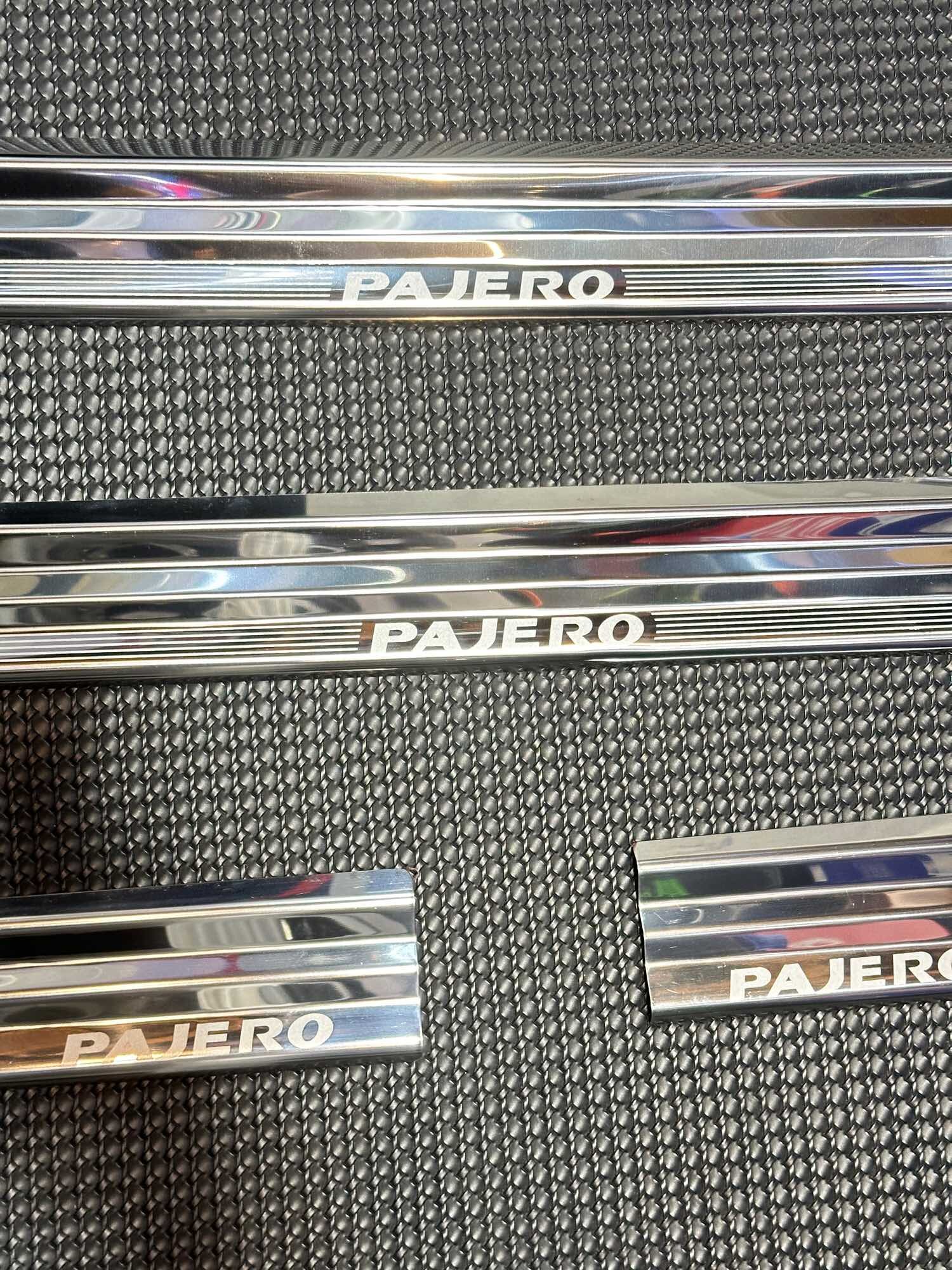 ครอบบันไดสแตนเลส Mitsubishi Pajero Sport 2012 แบบ ขั้นบันได ครอบถึงด้านขอบนอก ราคา 380 บาท*ส่งฟรี