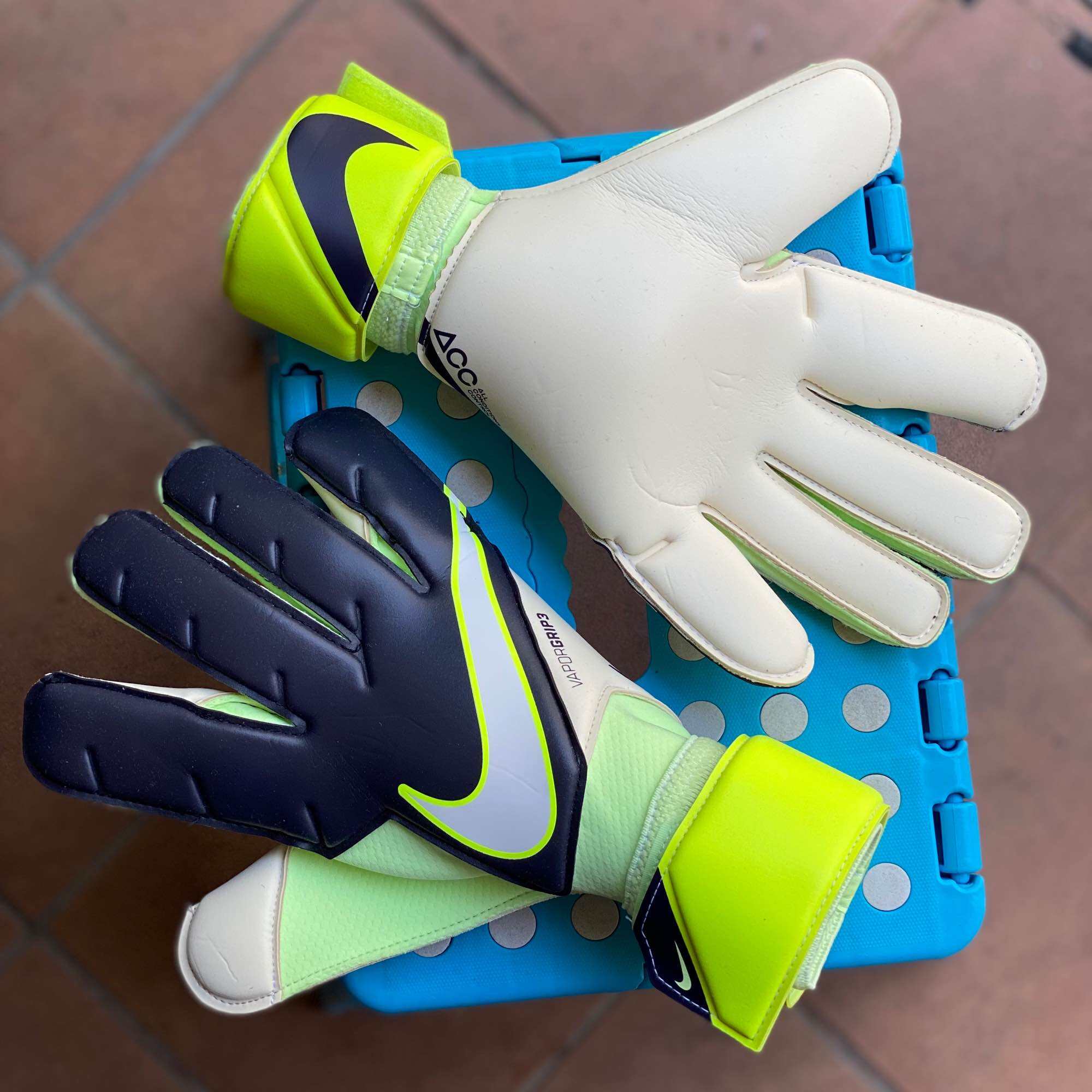 Grip 3 2025 goalkeeper gloves