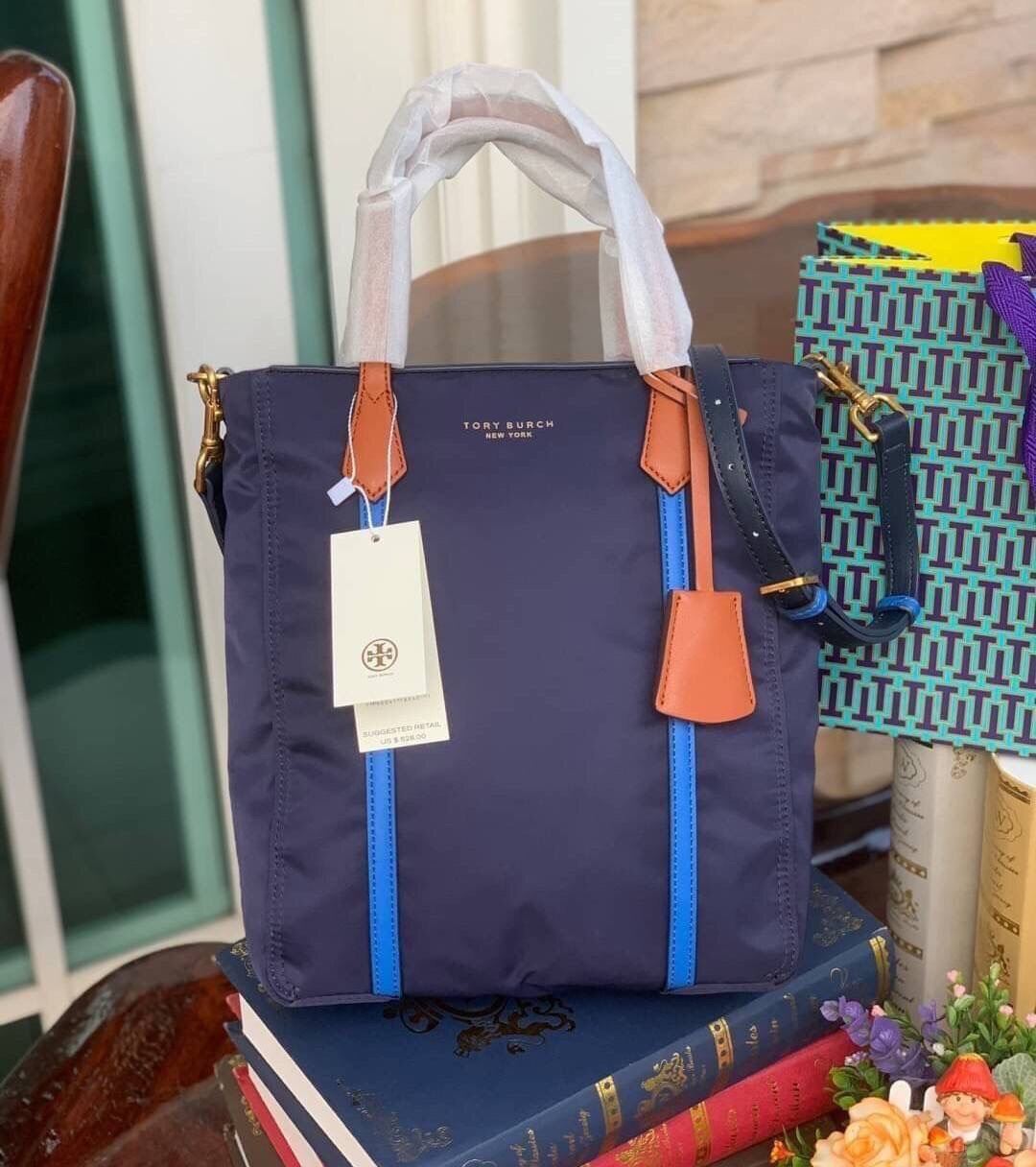 กระเป๋า Tory Burch Perry Nylon ราคาถูก ซื้อออนไลน์ที่ - เม.ย. 2023 |  