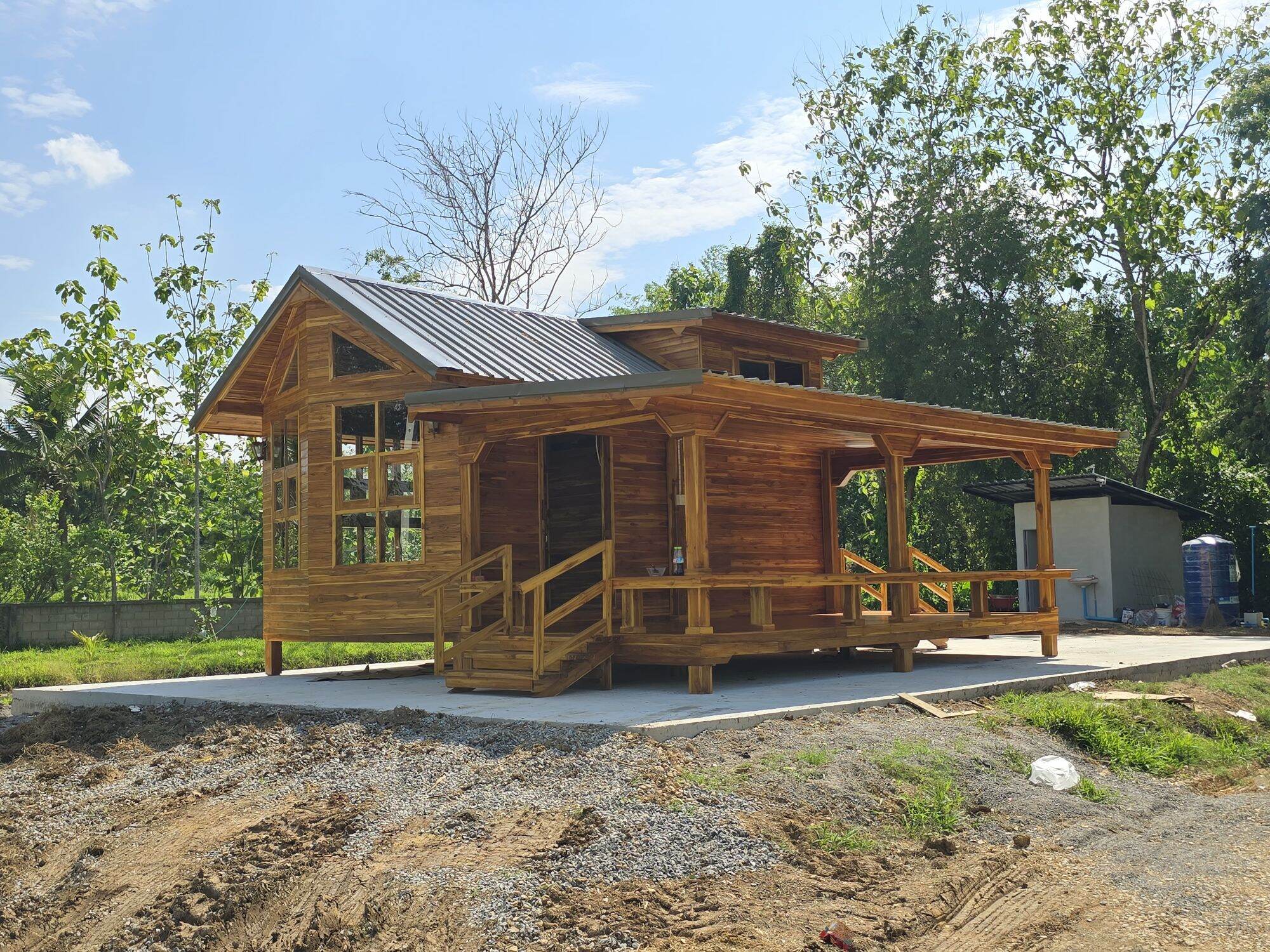 บ้านสำเร็จรูปไม้สักทองทั้งหลัง ราคา 550,000 บาท*ส่งฟรี