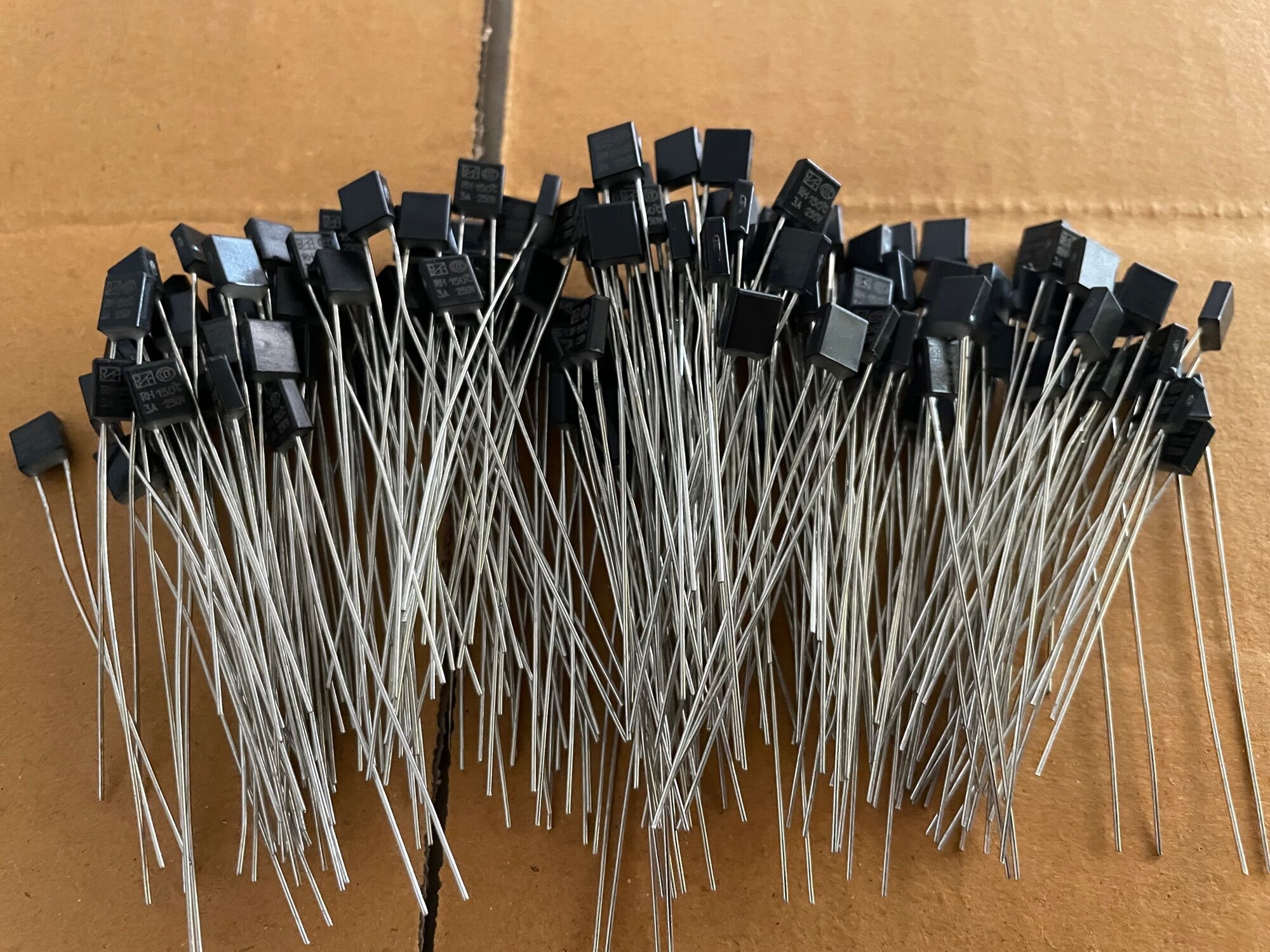 เทอร์โมฟิวส์ พัดลม 150C ขนาด3A - Mintshop333 - ThaiPick