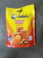 จูลี่ Julie peanut butter sandwich จูลี่เนยถั่ว หูหิ้ว ถุงใหญ่ 12 ห่อ 360 กรัม