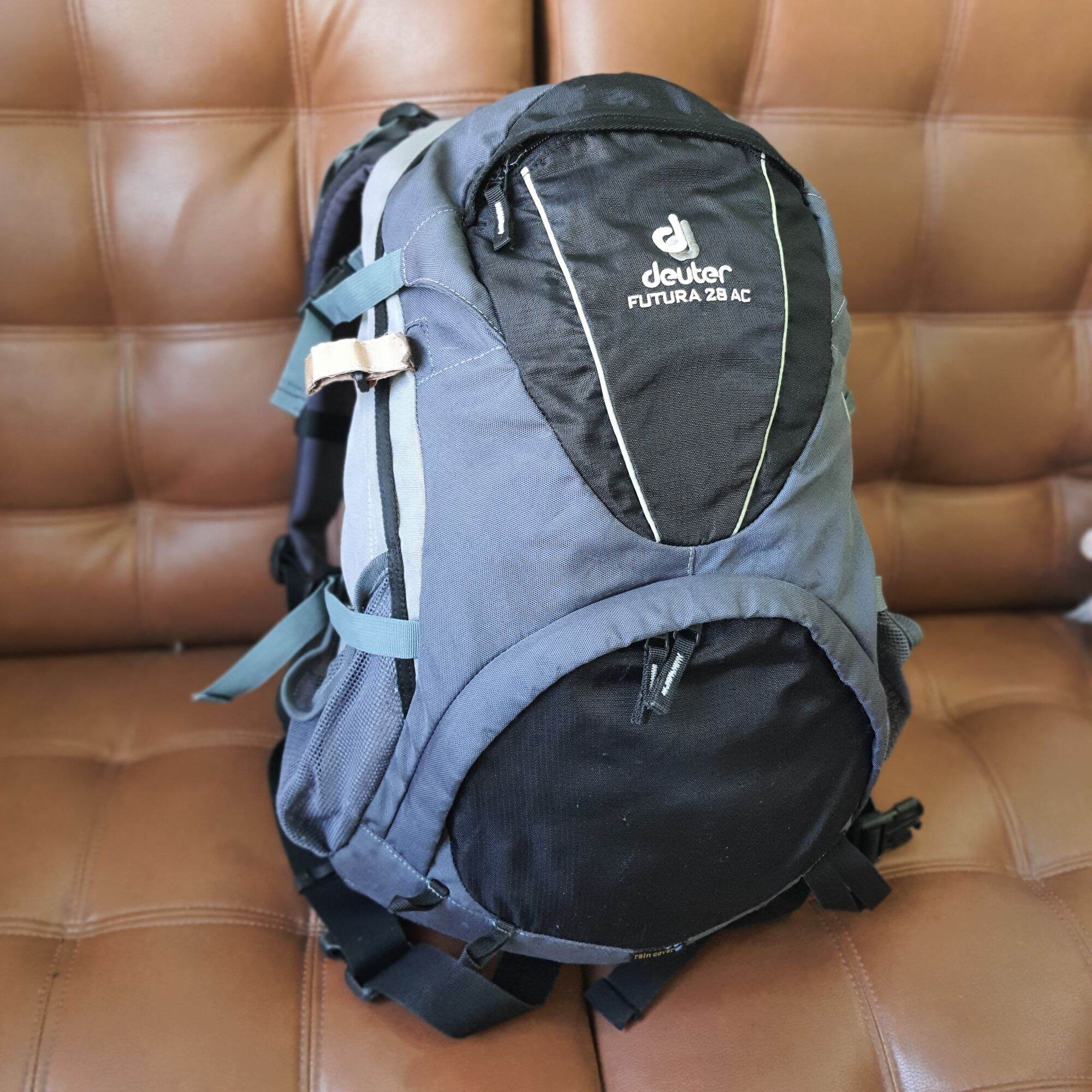 กระเป๋าเป้ deuter รุ่น futura 28 ac สีเทา สภาพดี กระเป๋าเป้