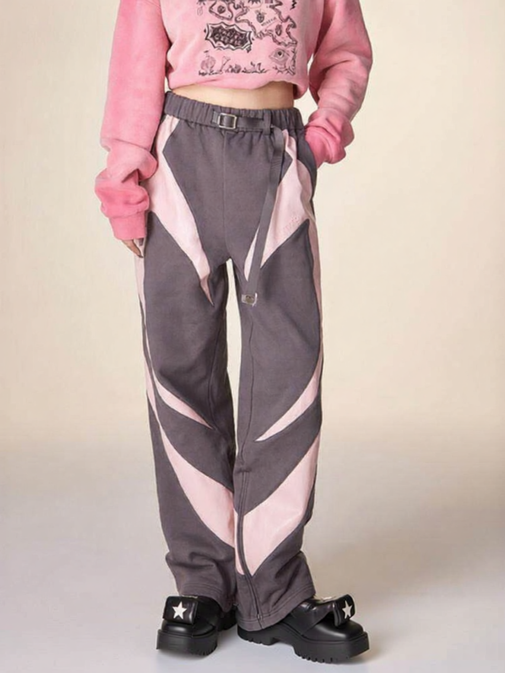 LALABOBO | New Winter Love Pattern Patchwork High Waisted Casual Trousers ราคา 5,928 บาท*ส่งฟรี