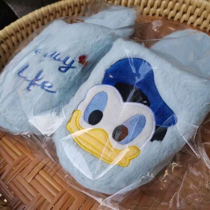 รองเท้าสลิปเปอร์ ลายการ์ตูนน่ารักๆ รองเท้าใส่ในบ้าน Disney’s Slipper อยู่บ้านก็มุ้งมิ้งได้ ขนฟู สัมผัสนุ่มนิ่ม