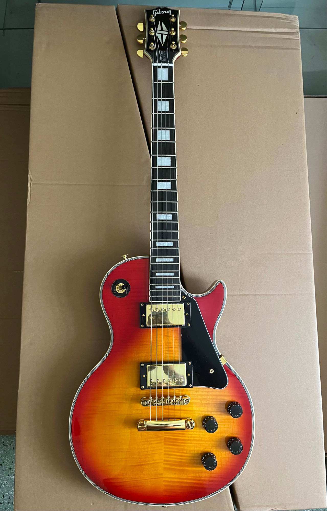 กีต้าร์ไฟฟ้า Gibson Les Paul Standard ( พร้อมส่งในไทย ) ราคา 6,640 บาท*ส่งฟรี