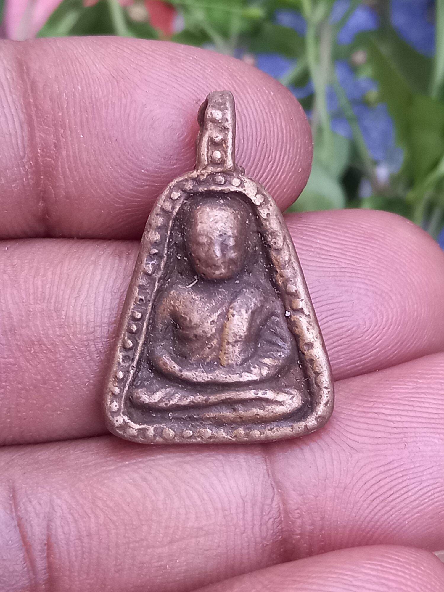 พระเครื่อง หลวงพ่อเงิน เหรียญหล่อโบราณหลวงพ่อเงิน วัดบางคลาน พิมพ์จอบเล็ก