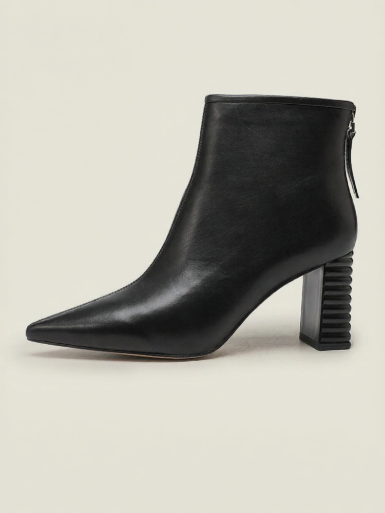 Zero | Winter Leather Short Boots Pointed Toe Chunky Heel ราคา 8,228 บาท*ส่งฟรี