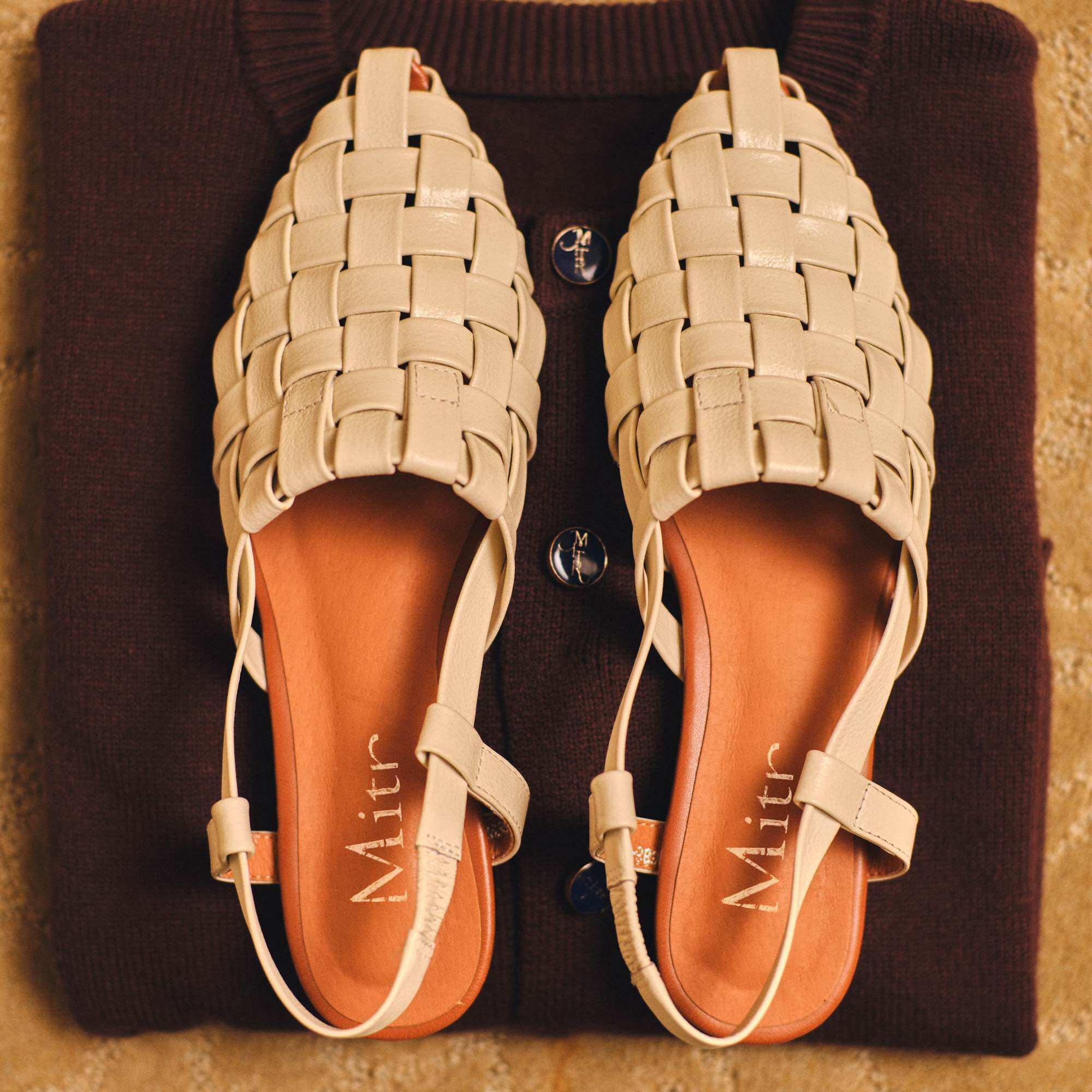 Mitr B1 Woven Flats - ยี่ห้อ Mitr ราคา 3,290 บาท*ส่งฟรี