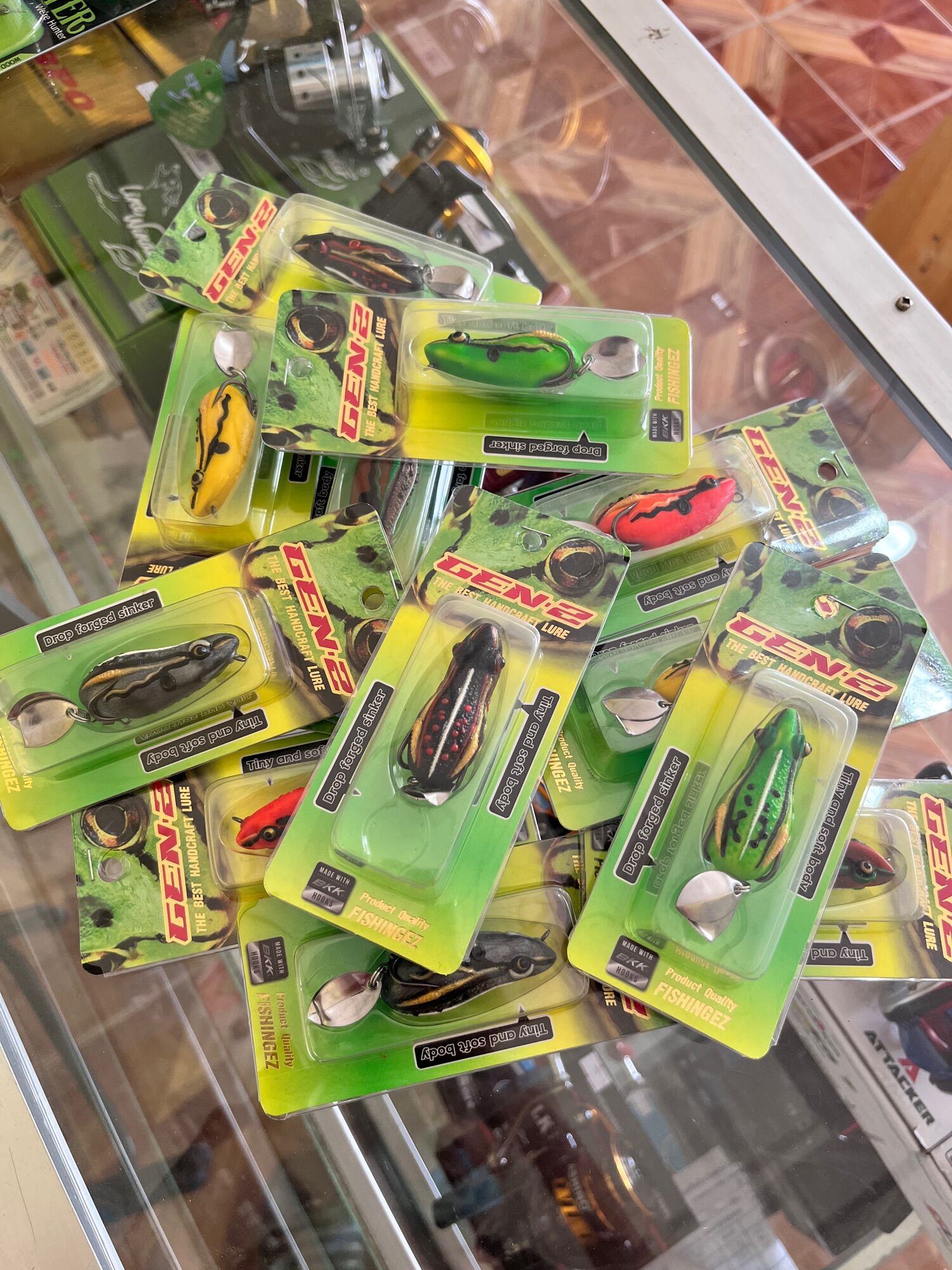 กบยาง gen 2 ตีเเล้วกรอขมิบตูดรอเลย ขนาด 4.8cm หนัก 12g 2ใบเคาะ ...