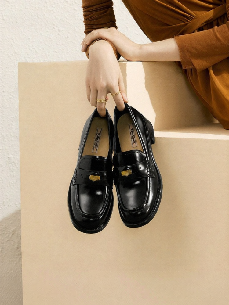 73hours | Match Style Women's Shoes Loafers Leather British Style ราคา 8,014 บาท*ส่งฟรี
