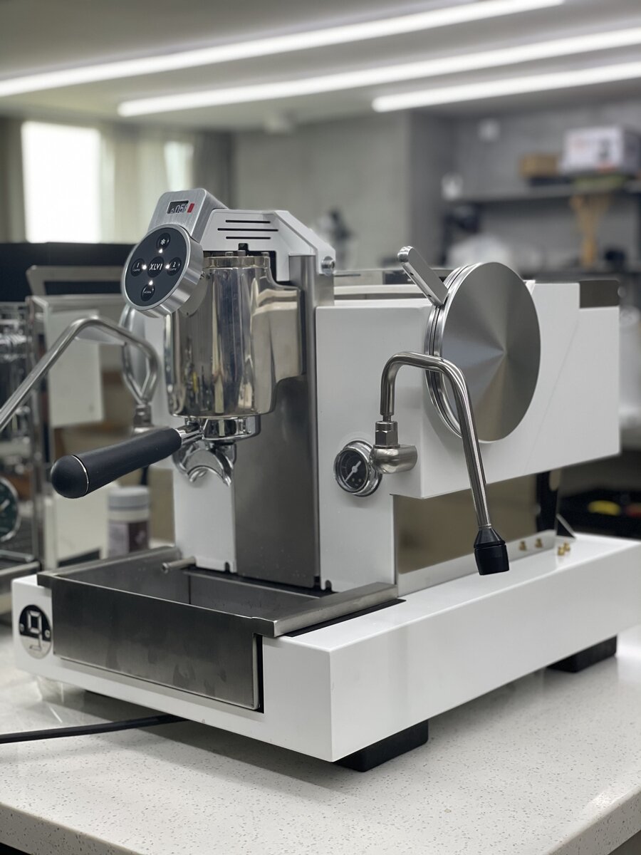 XLVI | Semi-automatic Single Head Coffee Machine Water Inlet Option ราคา 164,218 บาท*ส่งฟรี