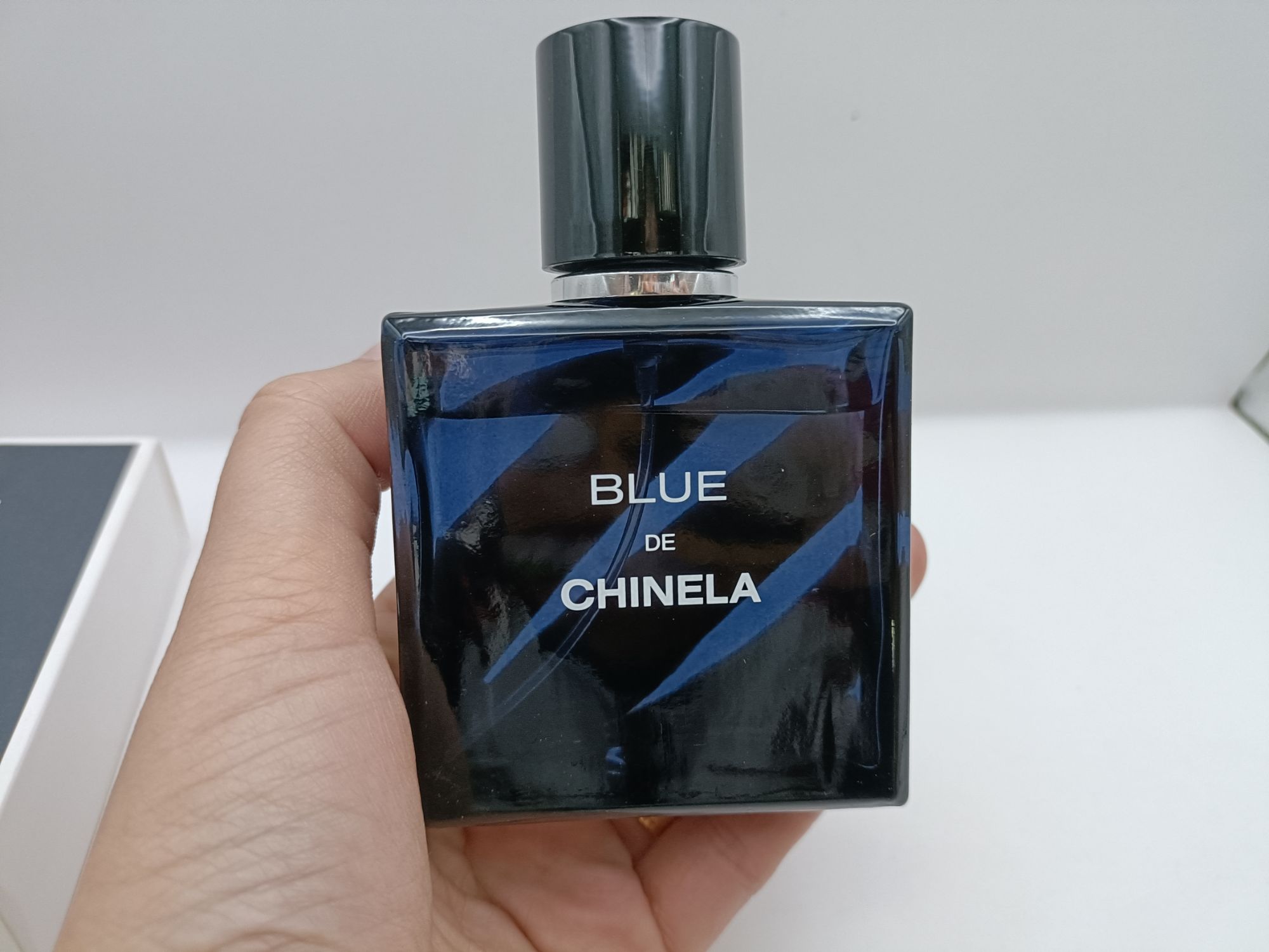 น้ำหอมผู้ชาย Blue to Chinela Hiyes Eau de Perfum น้ำหอม 50 มล.