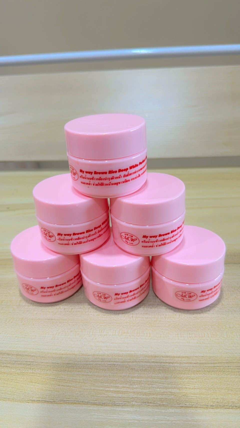 ครีมน้ำนมข้าวกล้องมายเวย์ ขนาด30กรัม 6 กระปุก ราคา 1,200 บาท*ส่งฟรี