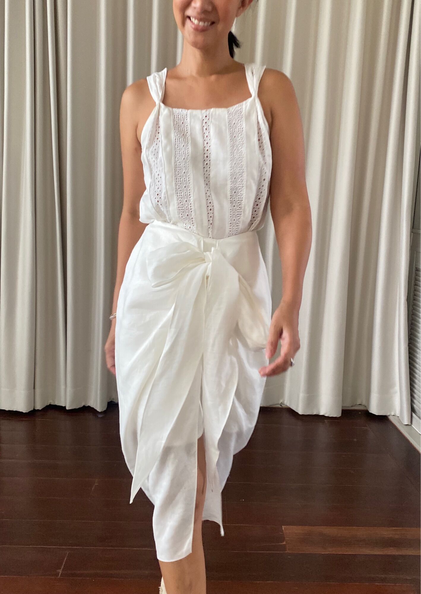 TuTTi Josie Top เสื้อแขนกุด ผ้าคอตต้อน ฉลุลวดลาย เสื้อผ้าแฟชั่นสตรี ราคา 3,590 บาท*ส่งฟรี
